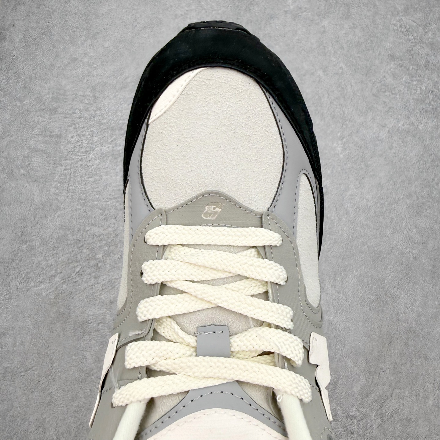 ＃纯原福利‼️New Balance NB2002系列 男女休闲慢跑鞋 必备的时髦单品之一 最新出的20