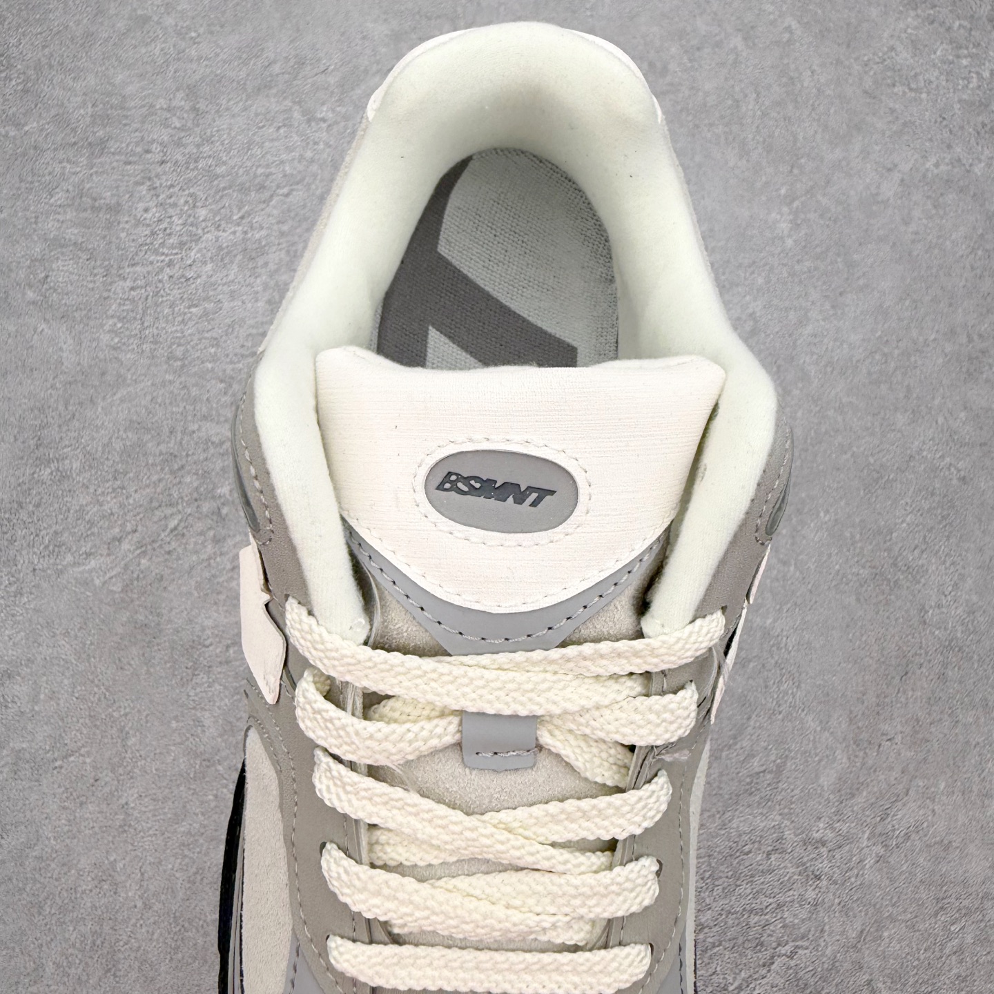 ＃纯原福利‼️New Balance NB2002系列 男女休闲慢跑鞋 必备的时髦单品之一 最新出的20