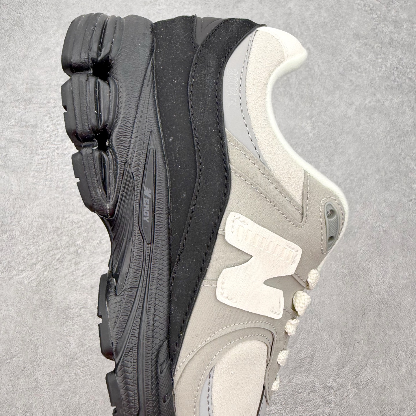 ＃纯原福利‼️New Balance NB2002系列 男女休闲慢跑鞋 必备的时髦单品之一 最新出的20