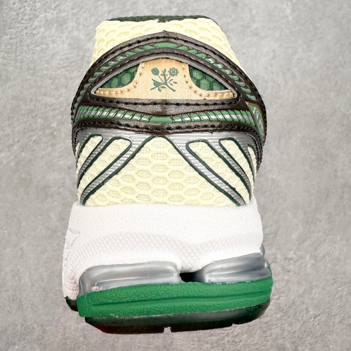 ＃福利特价‼️New Balance NB860 新百伦舒适美式复古织物皮革减震透气支撑低帮休闲跑步鞋 