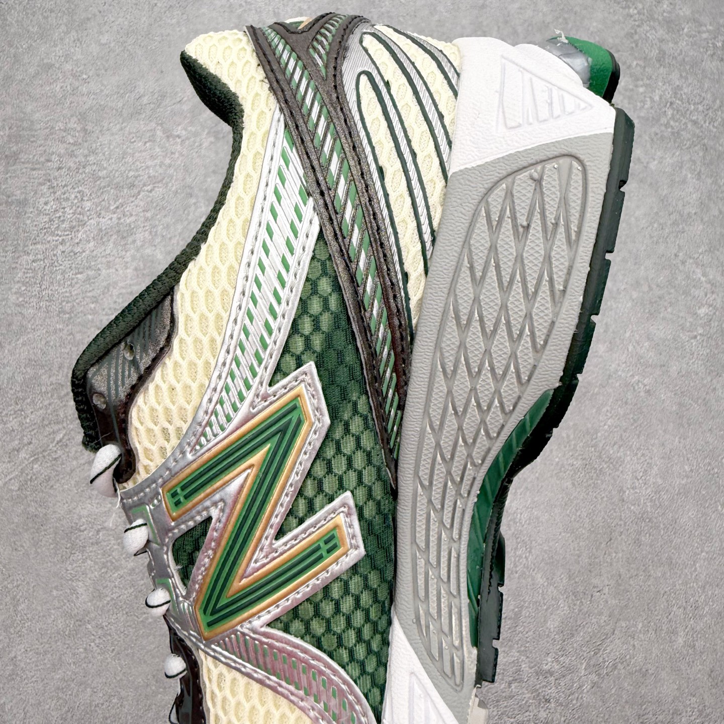 ＃福利特价‼️New Balance NB860 新百伦舒适美式复古织物皮革减震透气支撑低帮休闲跑步鞋 