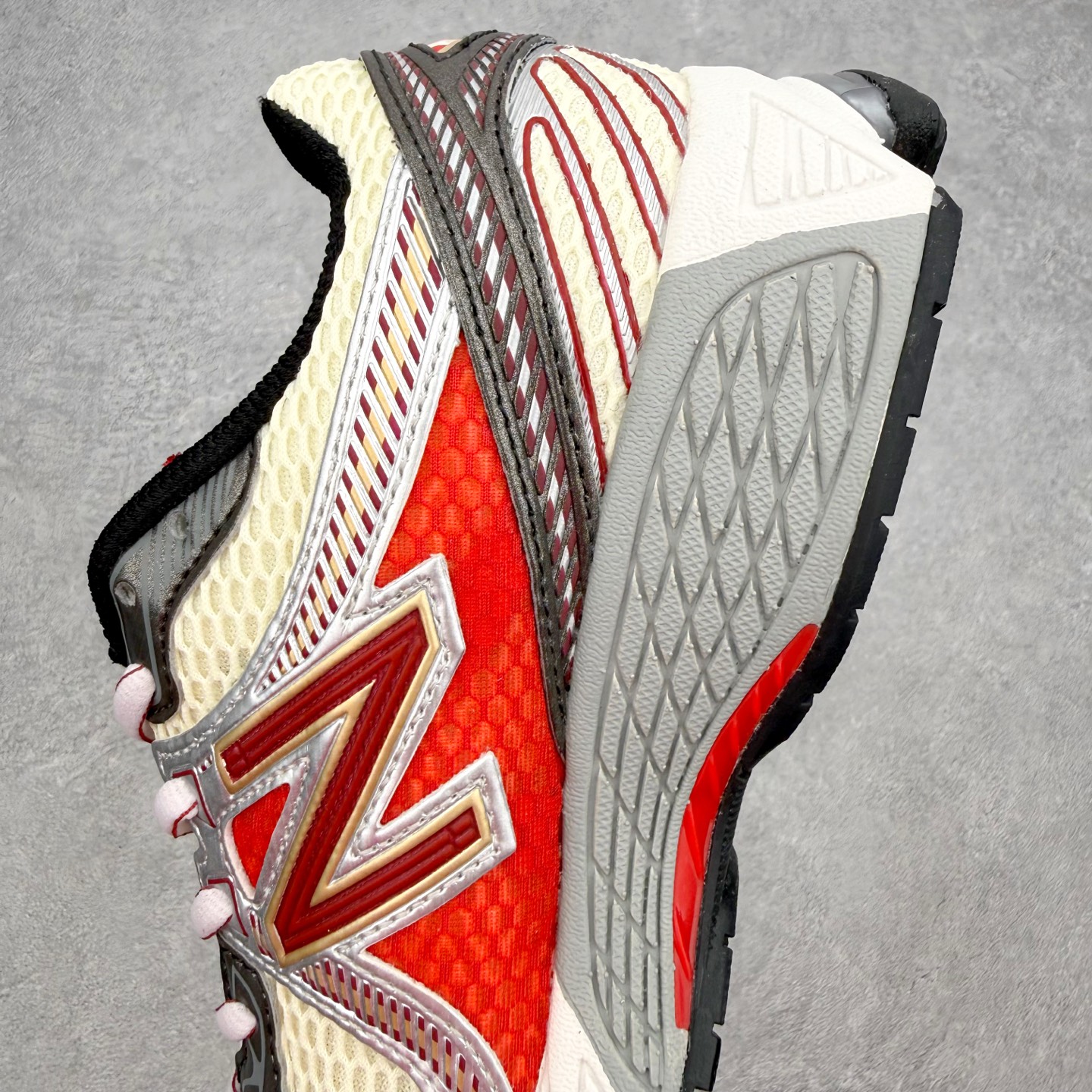 ＃福利特价‼️New Balance NB860 新百伦舒适美式复古织物皮革减震透气支撑低帮休闲跑步鞋 