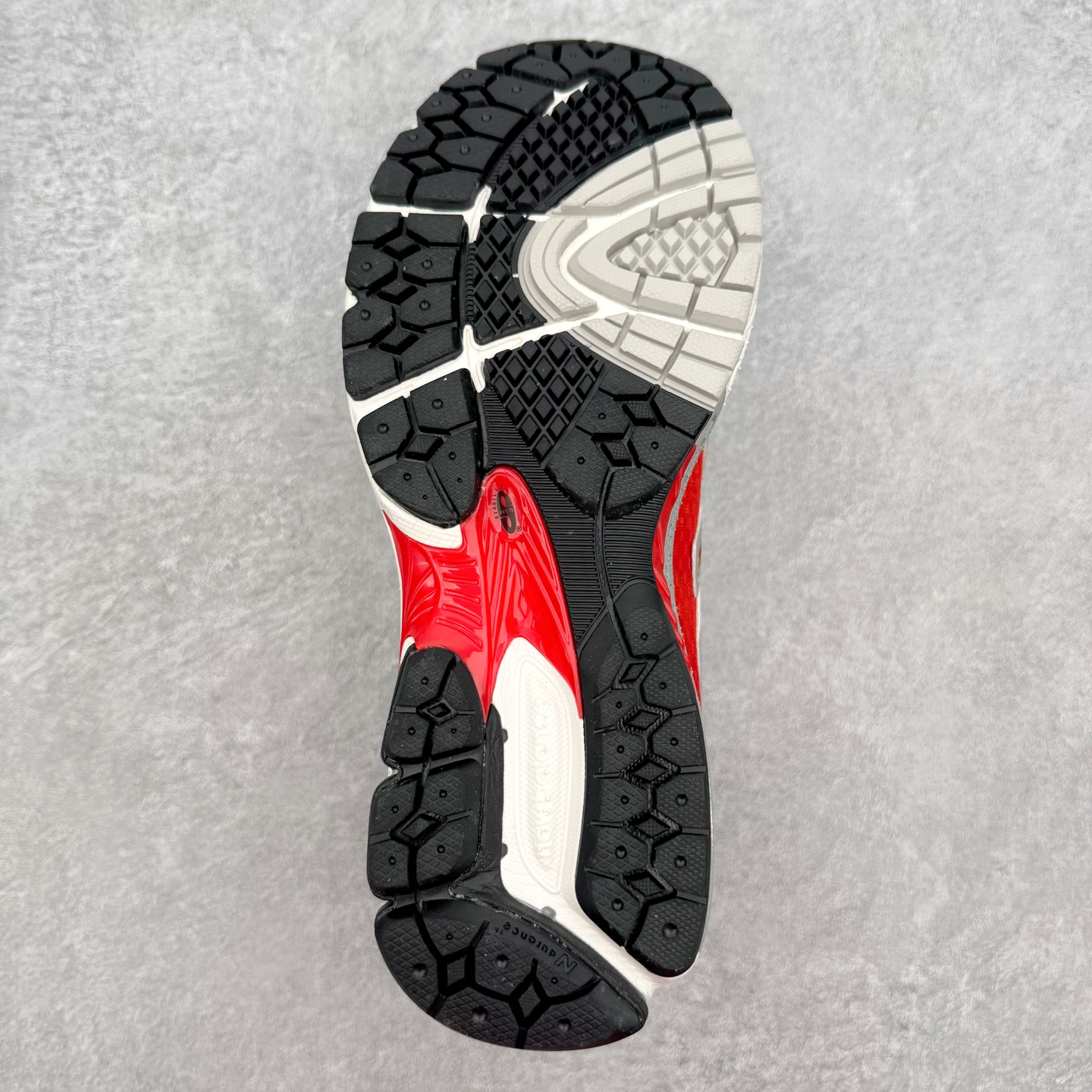 ＃福利特价‼️New Balance NB860 新百伦舒适美式复古织物皮革减震透气支撑低帮休闲跑步鞋 