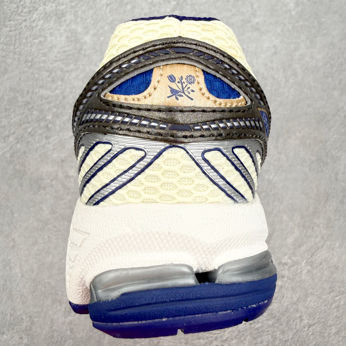 ＃福利特价‼️New Balance NB860 新百伦舒适美式复古织物皮革减震透气支撑低帮休闲跑步鞋 