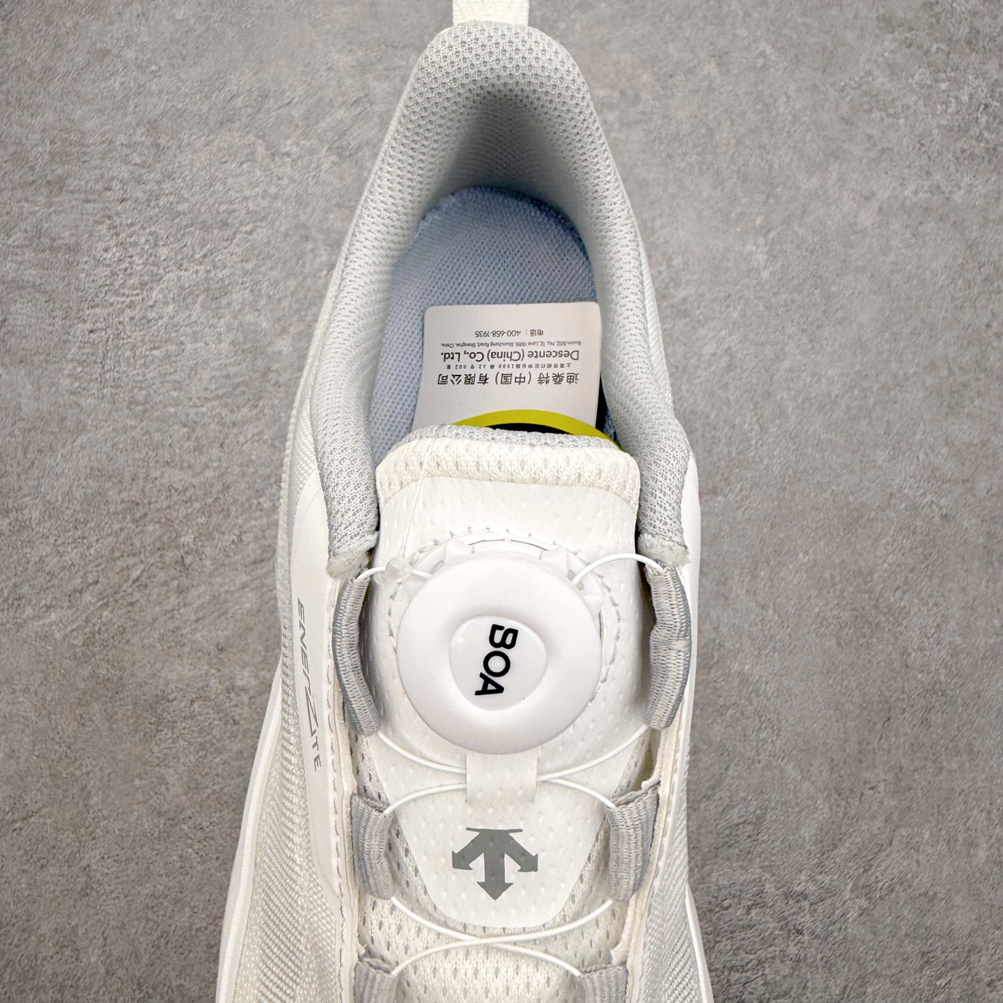 迪桑特DESCENTE RUNNING系列 LAVITATE 3.0 AIR WIRE 缓震舒适 BOA