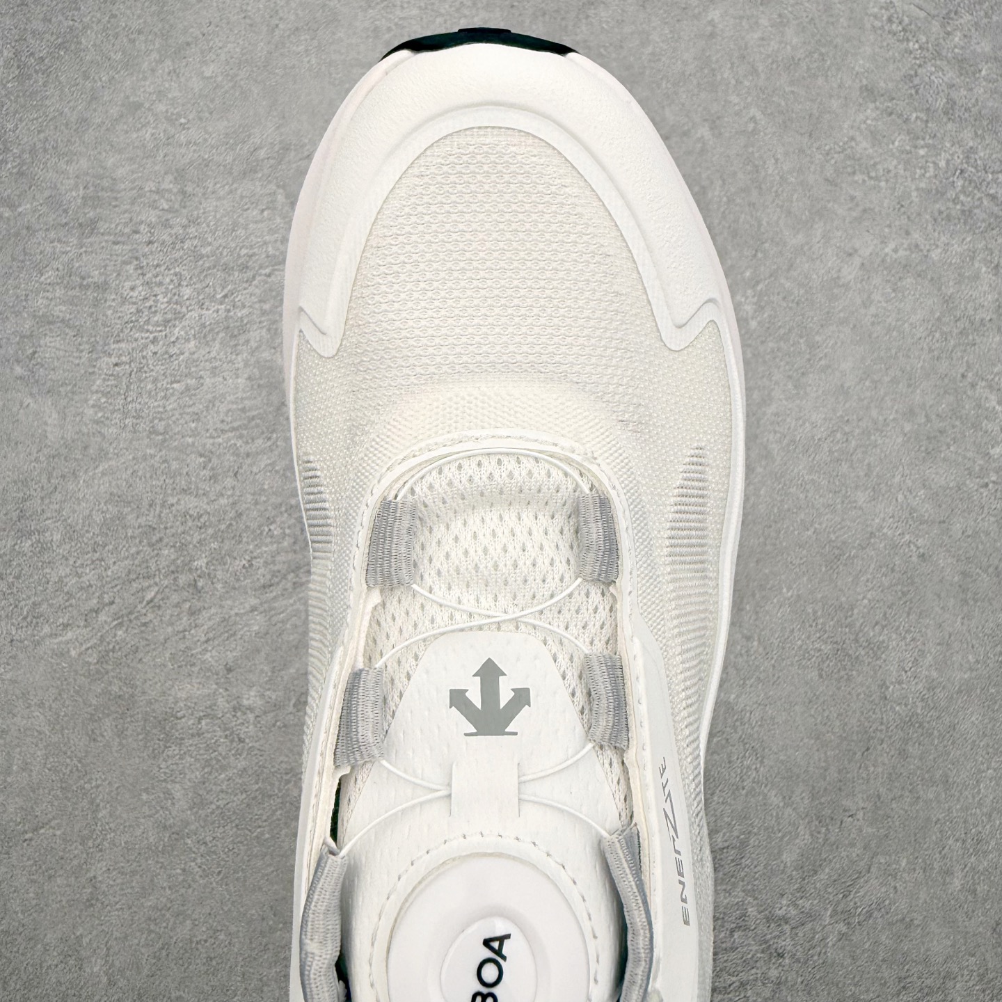 迪桑特DESCENTE RUNNING系列 LAVITATE 3.0 AIR WIRE 缓震舒适 BOA