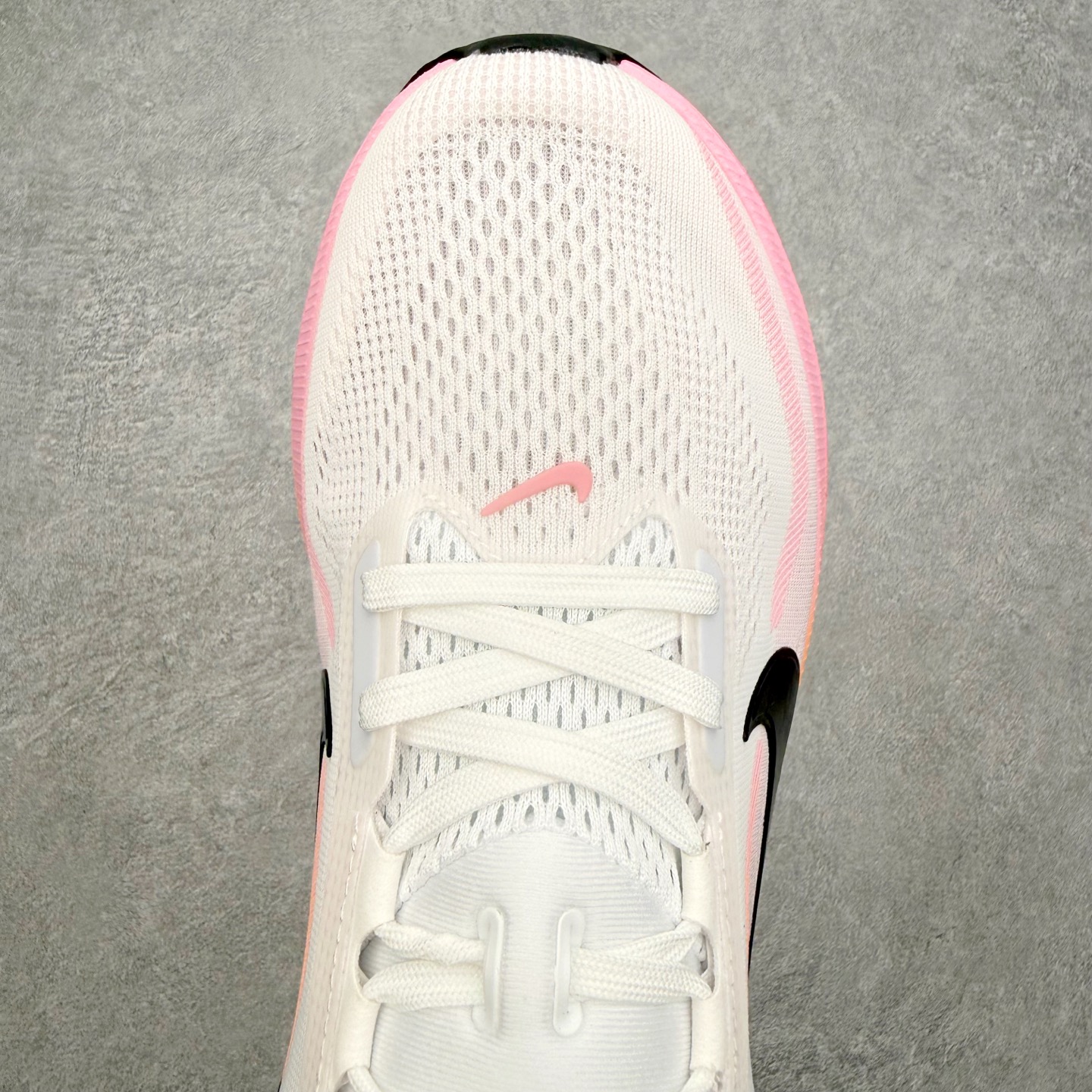 NK Zoom Pegasus 飞马42代马拉松系列网面透气缓震疾速跑鞋 拥有 Zoom Air 一如既