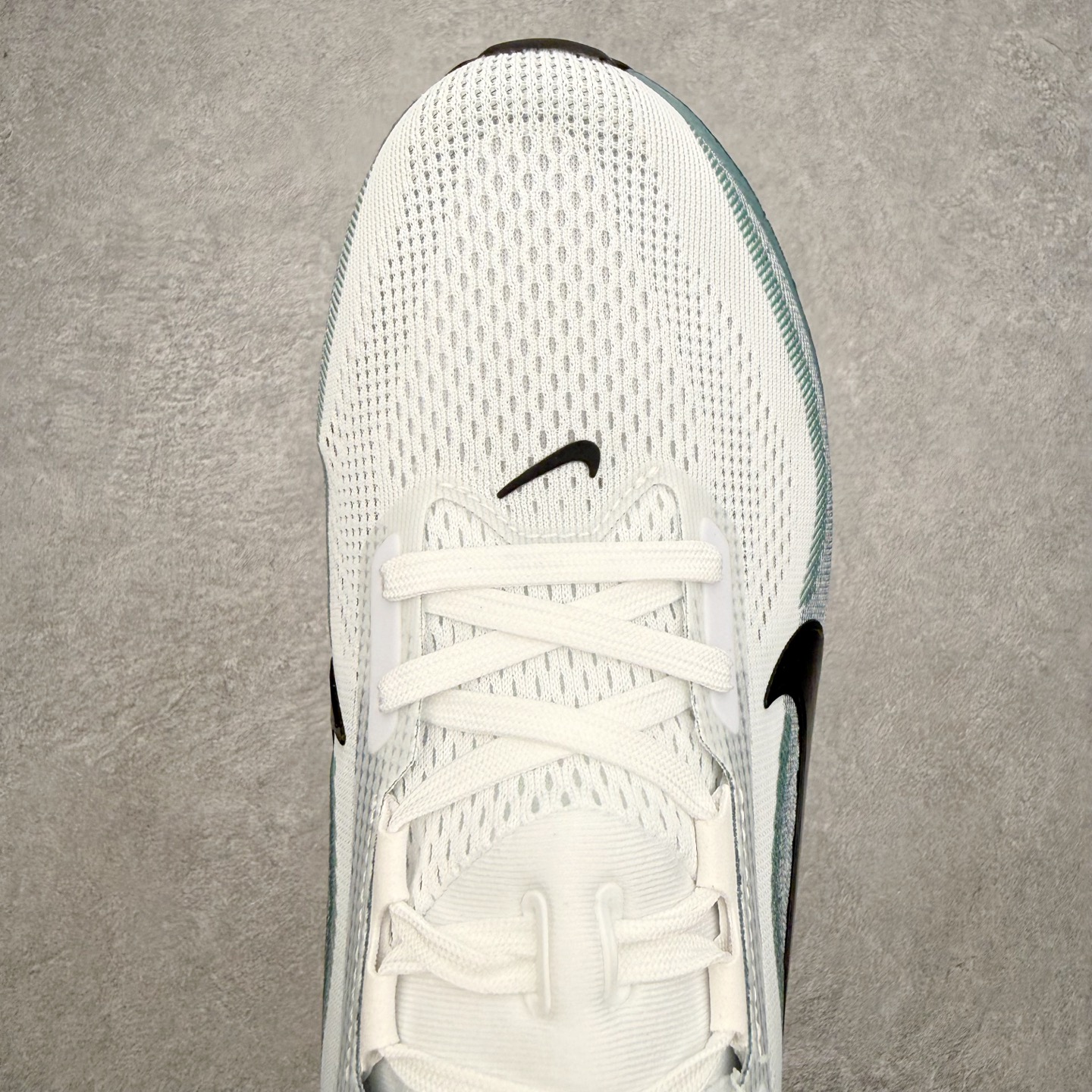 NK Zoom Pegasus 飞马42代马拉松系列网面透气缓震疾速跑鞋 拥有 Zoom Air 一如既