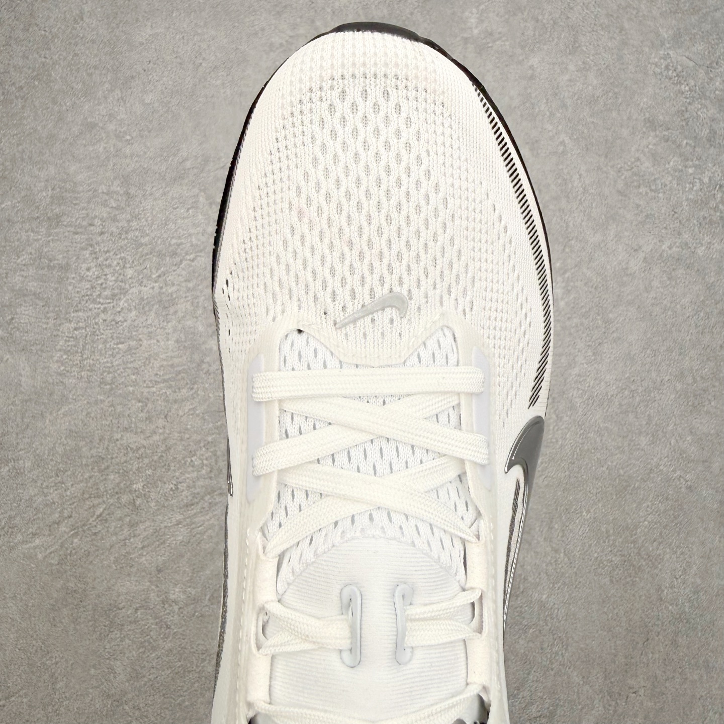 NK Zoom Pegasus 飞马42代马拉松系列网面透气缓震疾速跑鞋 拥有 Zoom Air 一如既