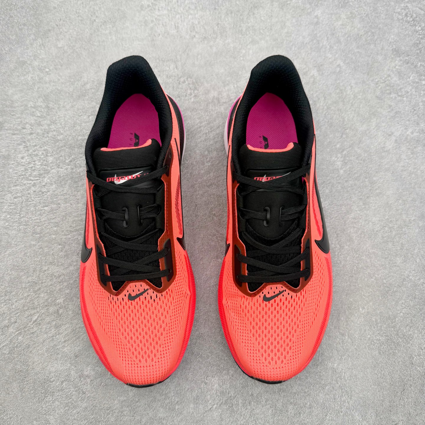 NK Zoom Pegasus 飞马42代马拉松系列网面透气缓震疾速跑鞋 拥有 Zoom Air 一如既