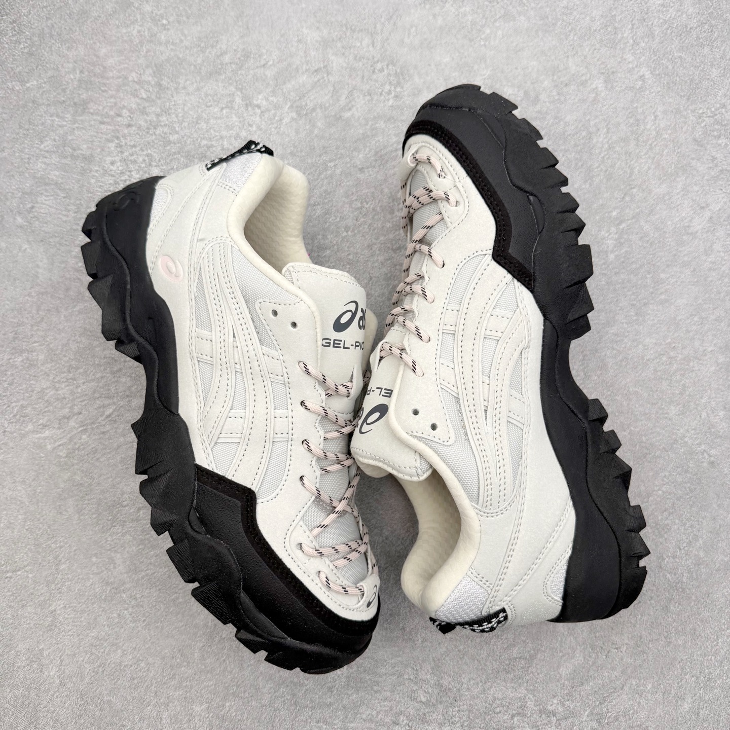 Asics Gel-PICKAX 亚瑟士运动休闲透气专业跑鞋 鞋面采用反绒皮与网布拼接 透气舒适兼具休闲