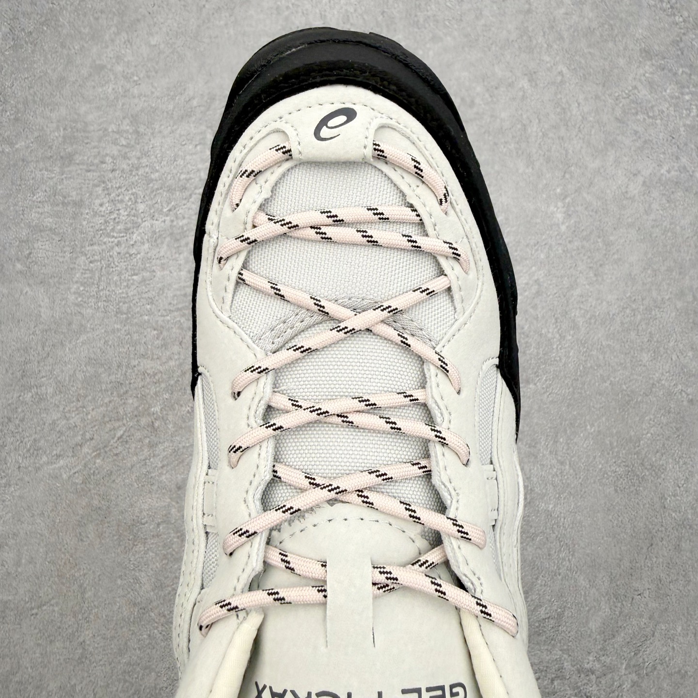 Asics Gel-PICKAX 亚瑟士运动休闲透气专业跑鞋 鞋面采用反绒皮与网布拼接 透气舒适兼具休闲