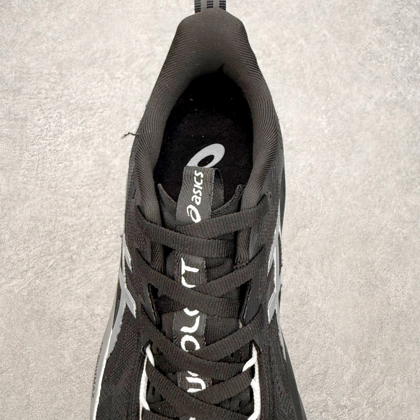 ＃XN ASICS NOVABLAST 5 舒适百搭低帮马拉松训练竞速跑步鞋 ASICS（亚瑟士）是日本