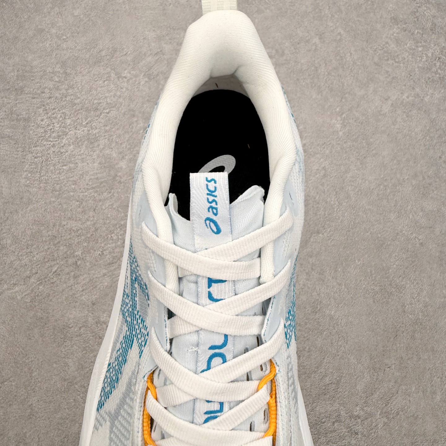 ＃XN ASICS NOVABLAST 5 舒适百搭低帮马拉松训练竞速跑步鞋 ASICS（亚瑟士）是日本