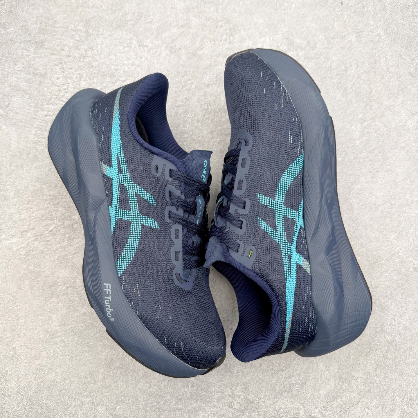 ASICS NOVABLAST 6 舒适百搭低帮马拉松训练竞速跑步鞋 ASICS（亚瑟士）是日本实业家鬼