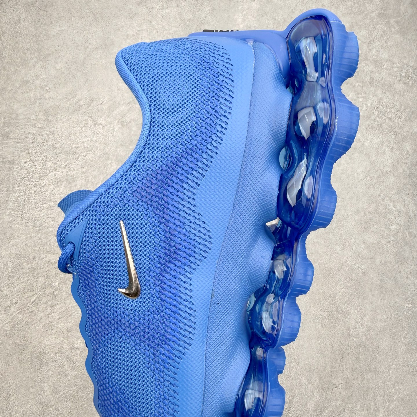 NK AIR LIQUID MAX 2026S 毒箭蛙新款气垫跑步鞋 Liquid Max 传承四十年 