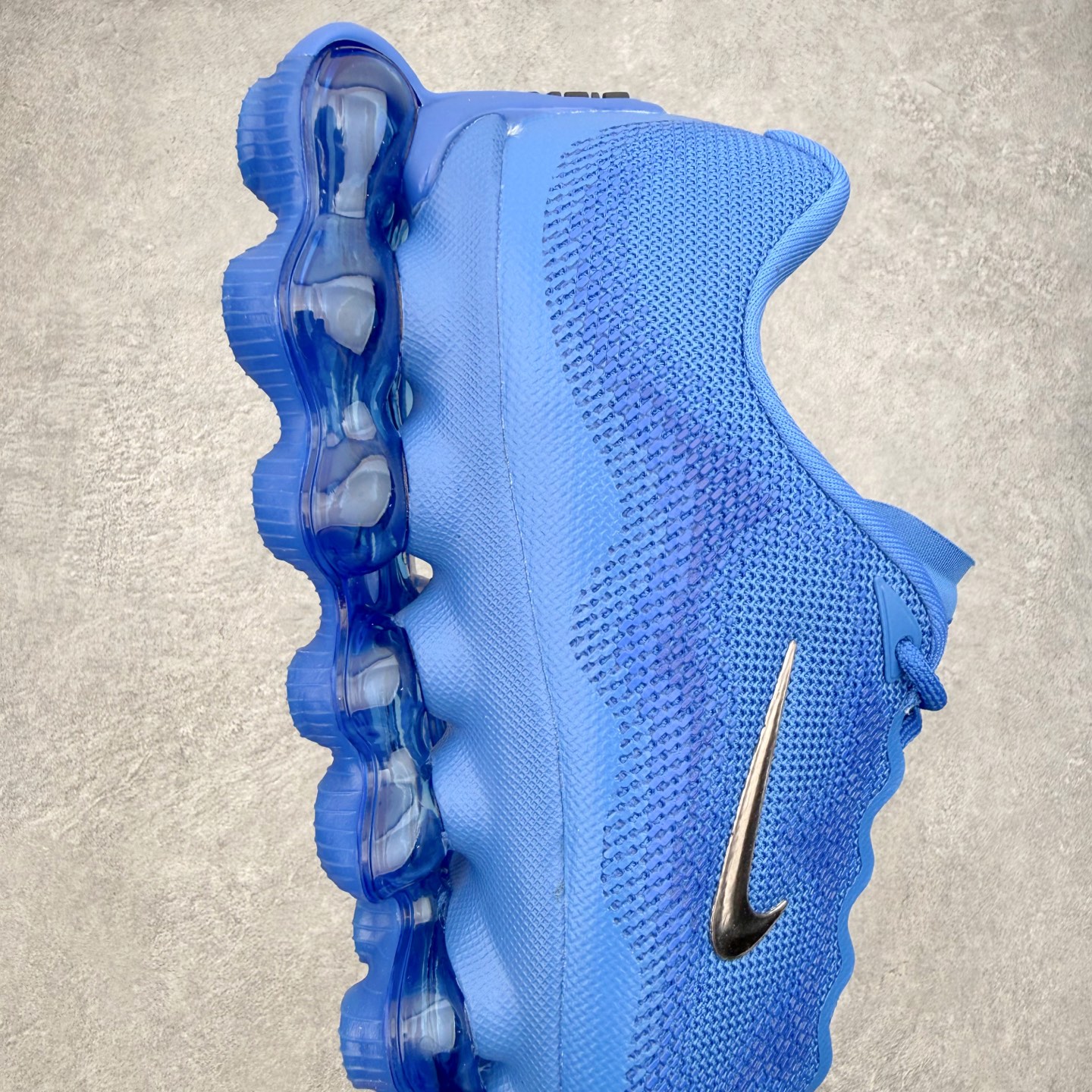 NK AIR LIQUID MAX 2026S 毒箭蛙新款气垫跑步鞋 Liquid Max 传承四十年 