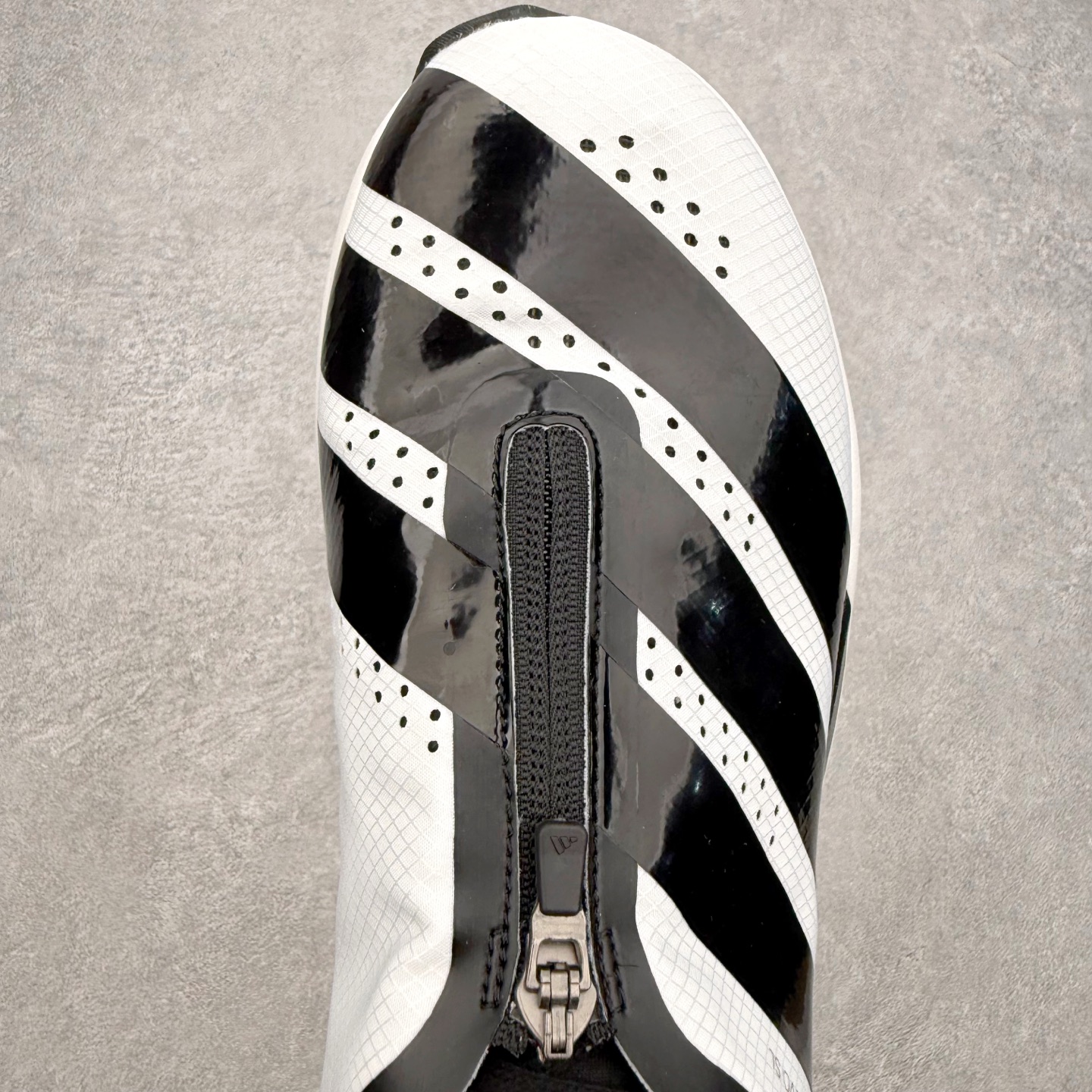 AD Adizero EVO SL Zip 马拉松竞速专业跑鞋 CELERMESH针织网面非常轻薄 纤维