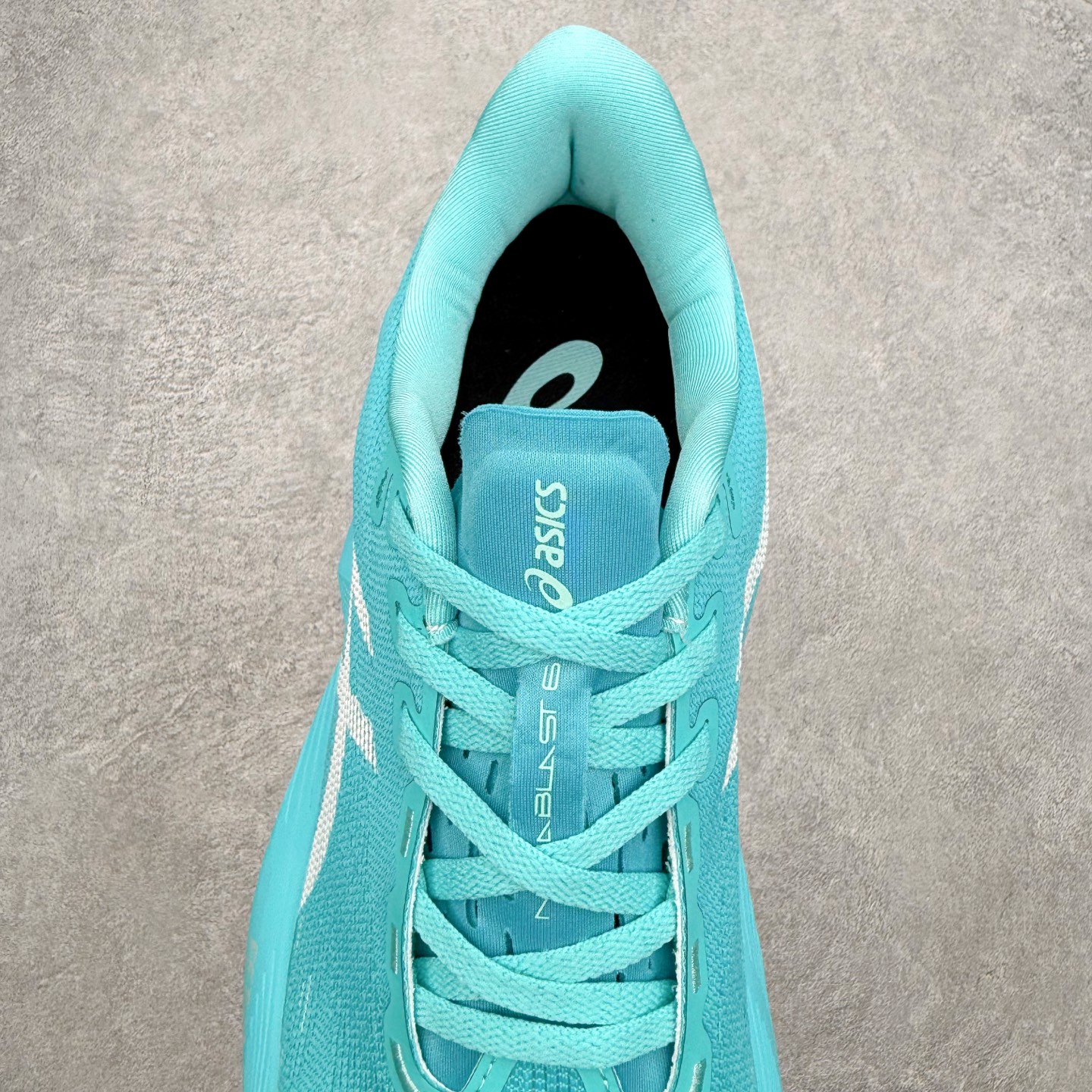 ASICS NOVABLAST 6 舒适百搭低帮马拉松训练竞速跑步鞋 ASICS（亚瑟士）是日本实业家鬼