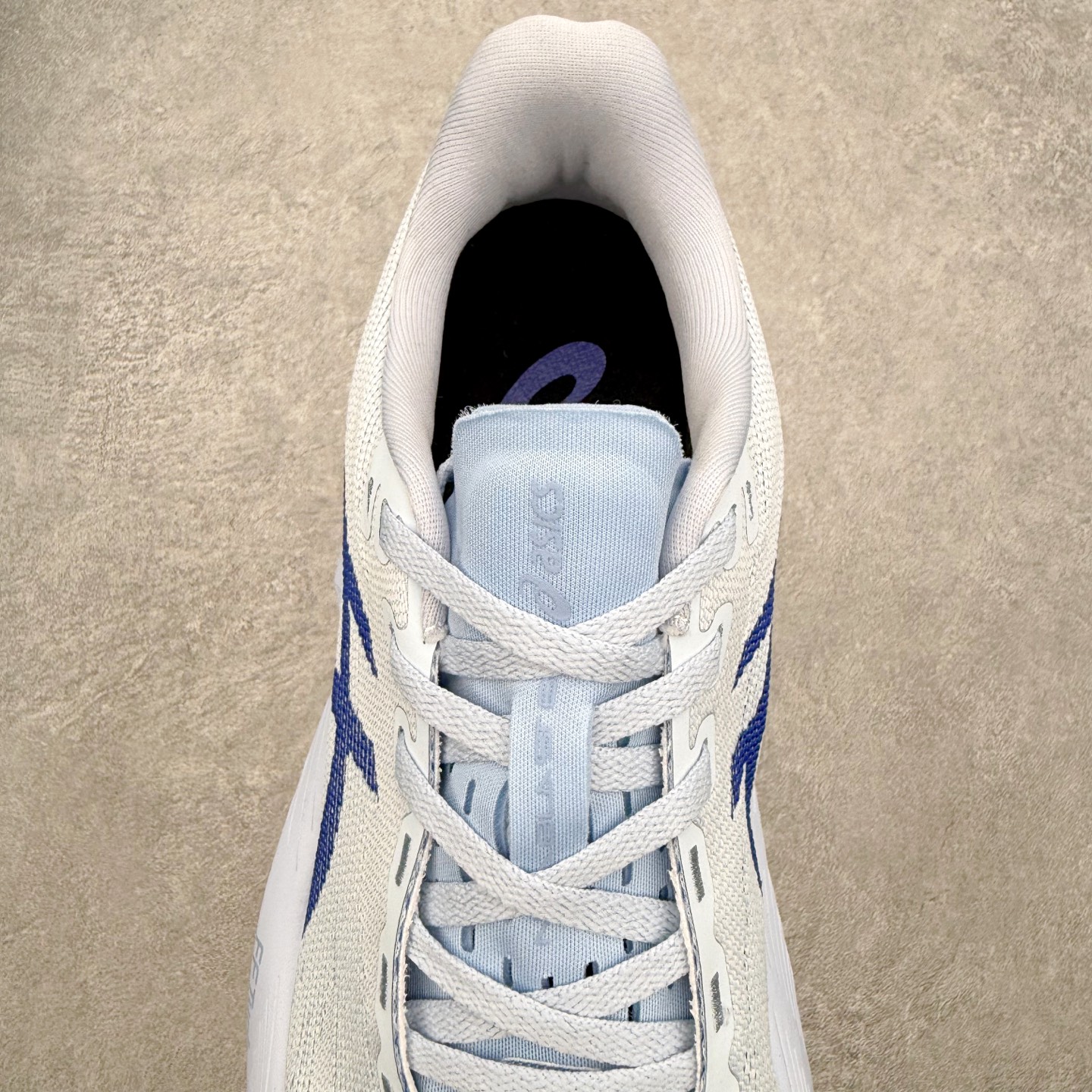 ASICS NOVABLAST 6 舒适百搭低帮马拉松训练竞速跑步鞋 ASICS（亚瑟士）是日本实业家鬼