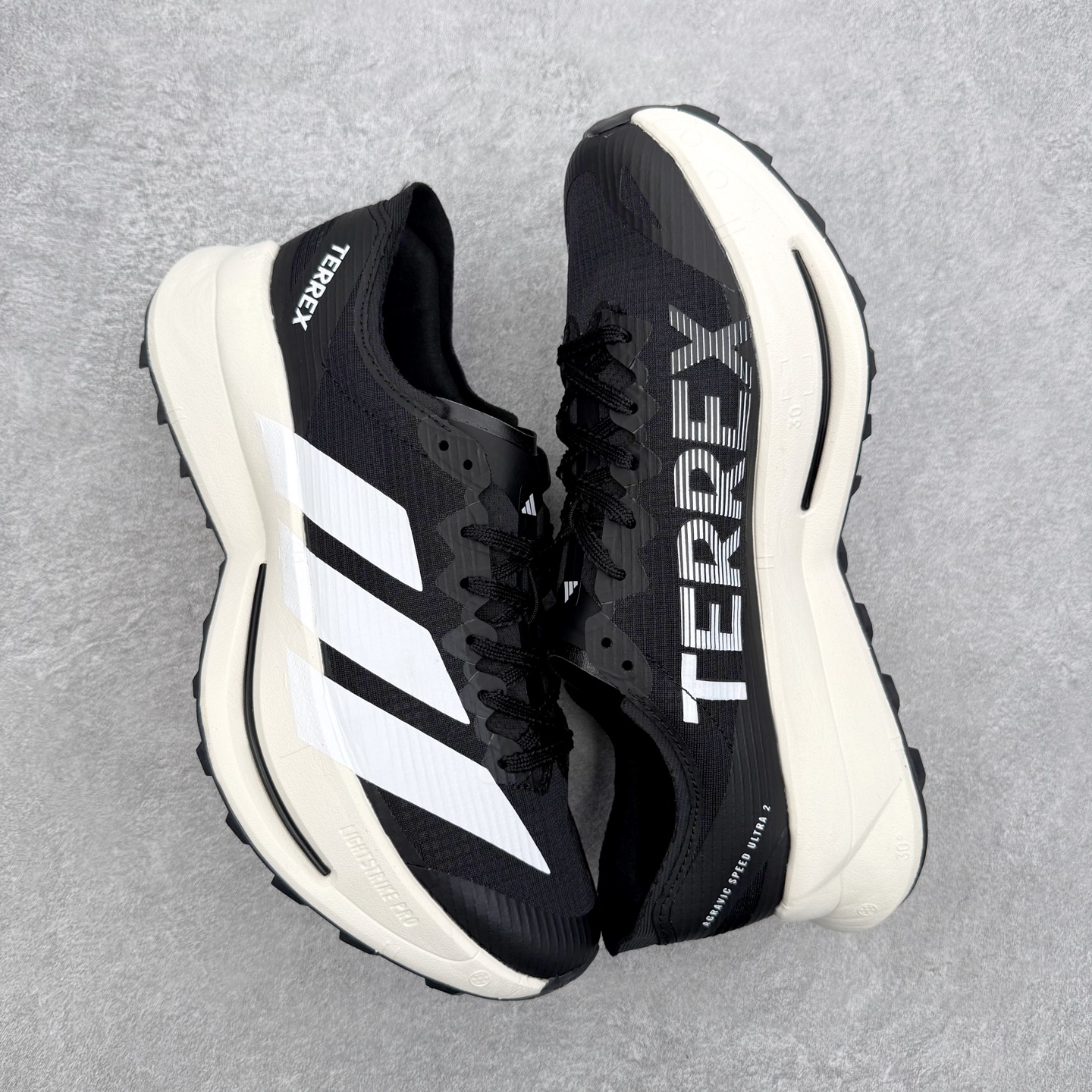 AD Terrex Agravic speed ultra 2 舒适耐用跑步鞋 运动休闲跑鞋 采用较薄的