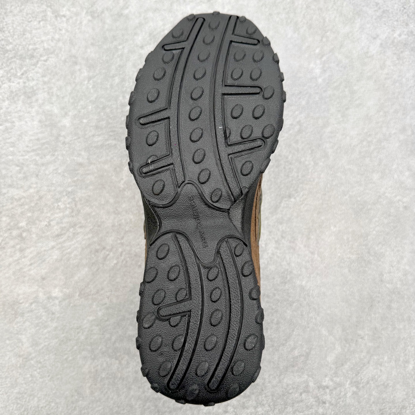 New Balance NB204L 舒适百搭耐磨轻便低帮 生活休闲鞋 男女同款 尺码：36 37 37