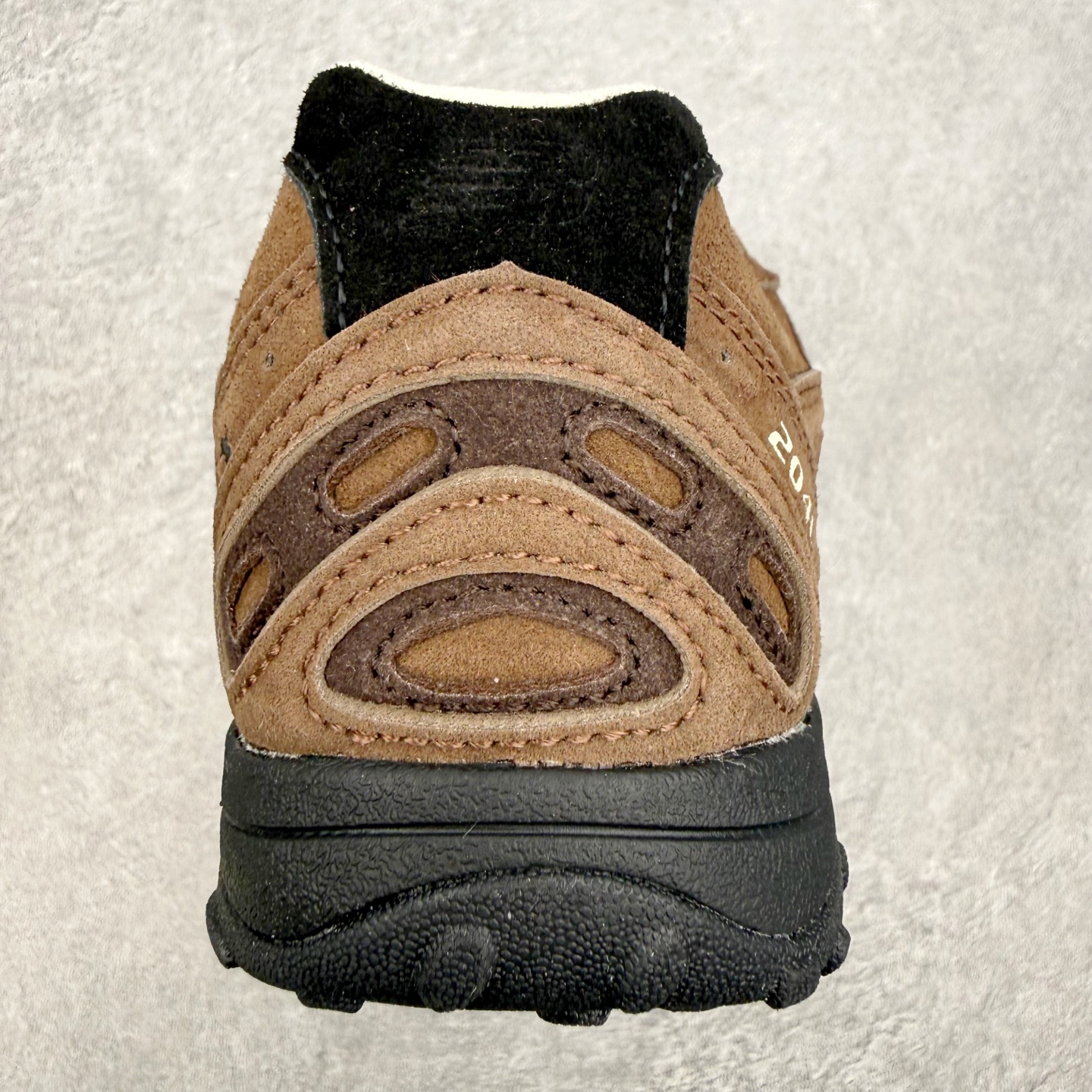 New Balance NB204L 舒适百搭耐磨轻便低帮 生活休闲鞋 男女同款 尺码：36 37 37