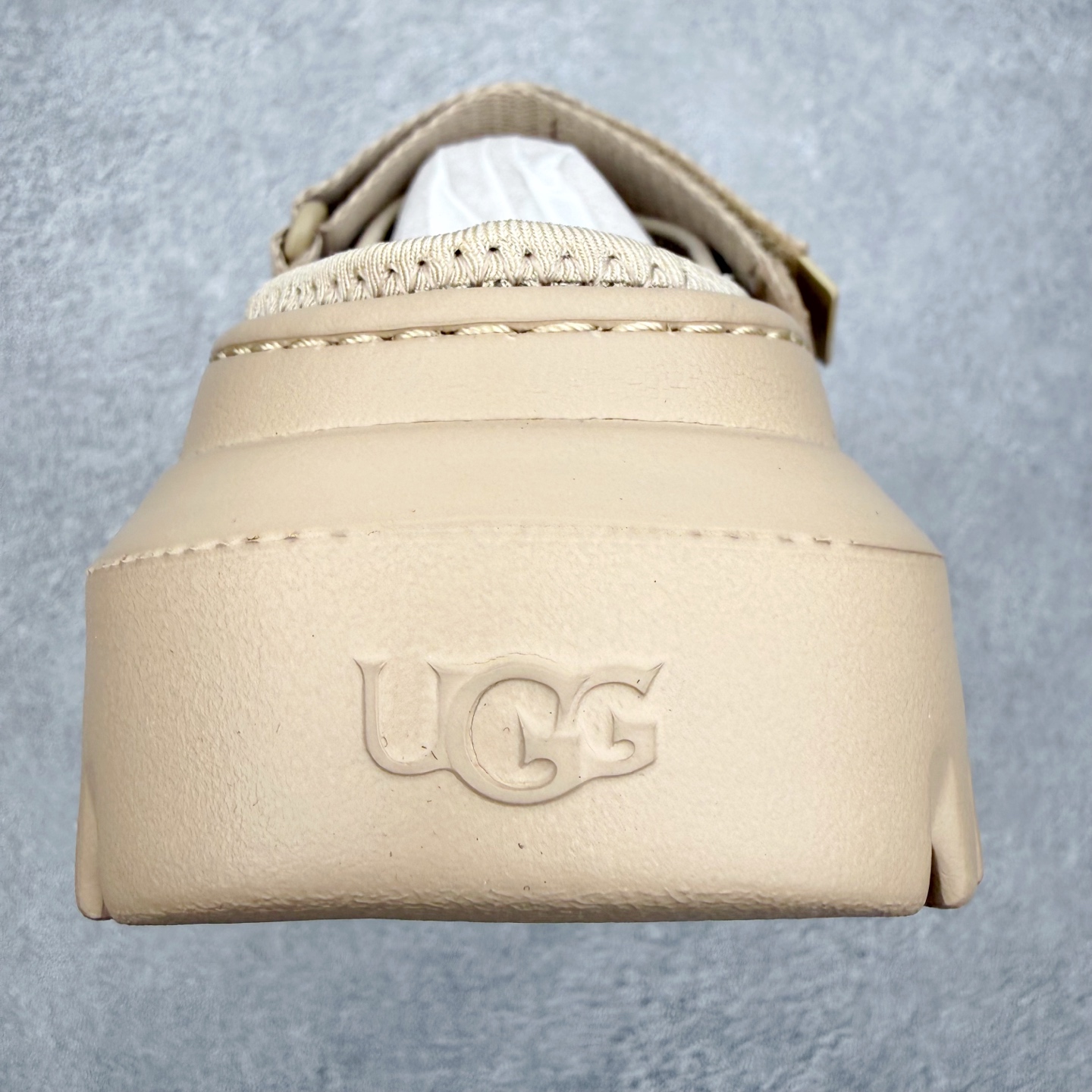 UGG 混合款系列塔斯曼时尚简约加厚半拖包头拖鞋 男女同款 1979年，冲浪运动员布莱恩•史密斯（Bri