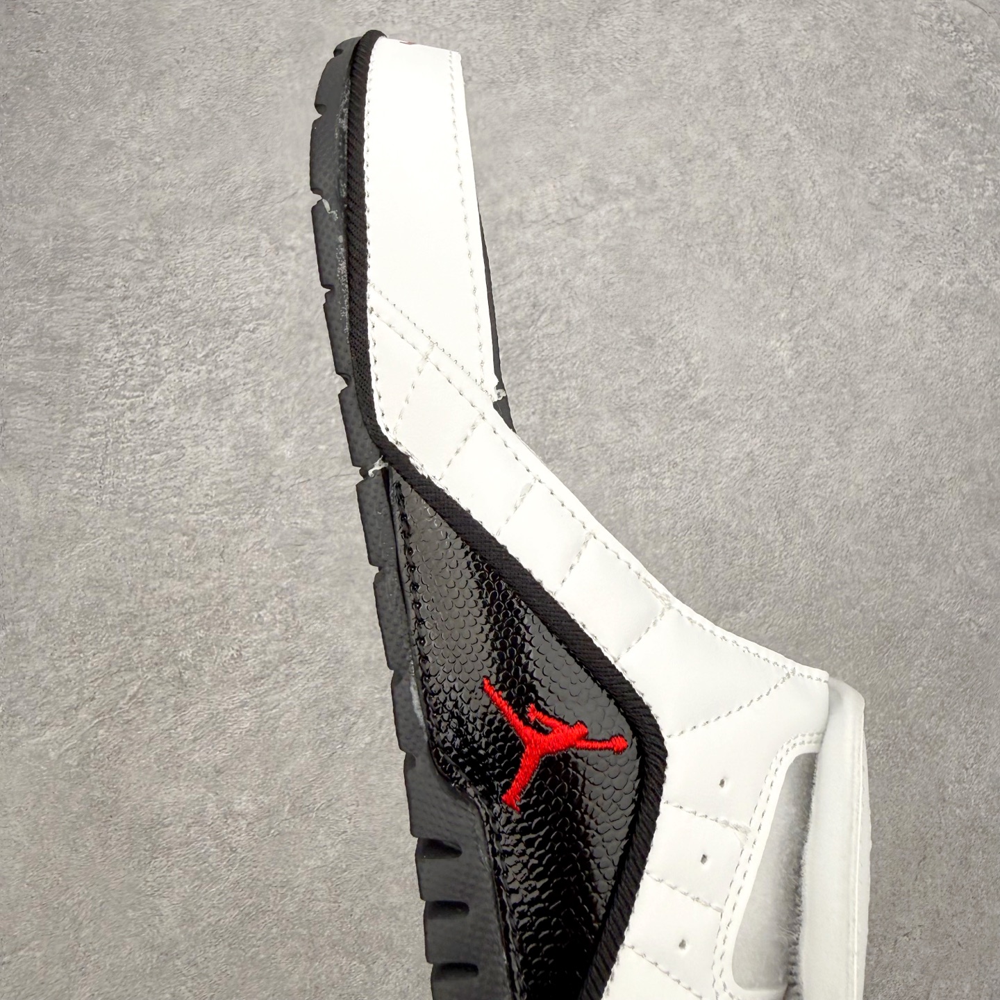 ＃原装级别 Air Jordan AJ12 Hydro Retro Slides 飞人运动拖鞋 经典的配
