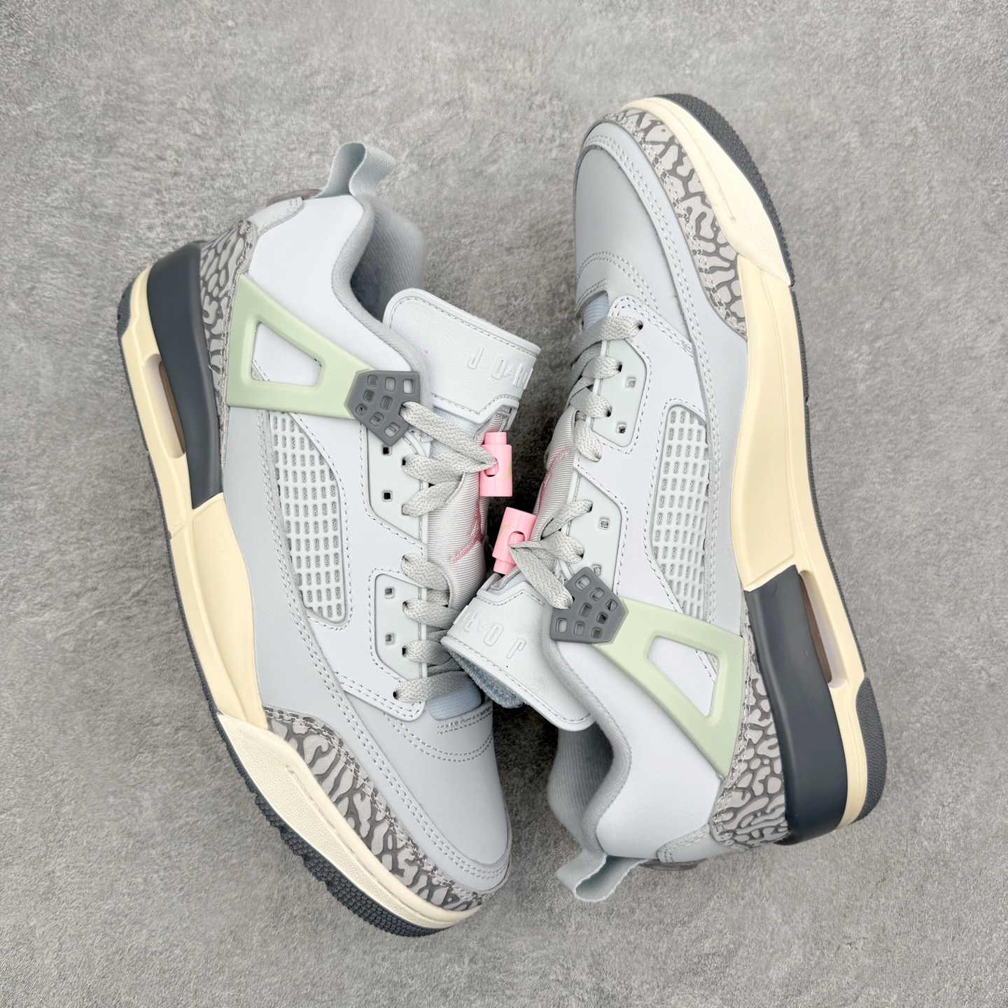Jordan Spizike Low AJ复古低帮篮球鞋 FQ1759-401 这款鞋子著名导演斯派克李