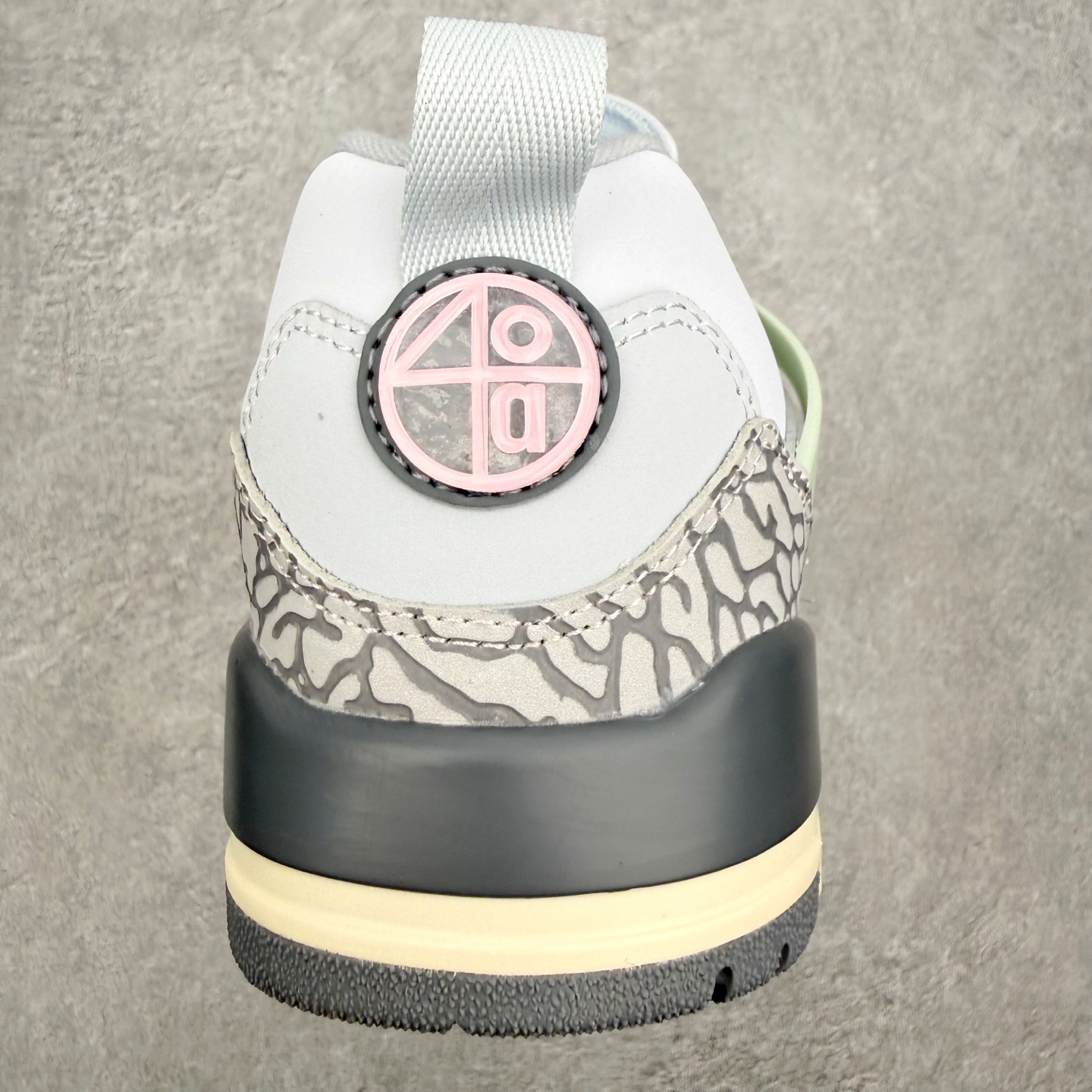 Jordan Spizike Low AJ复古低帮篮球鞋 FQ1759-401 这款鞋子著名导演斯派克李