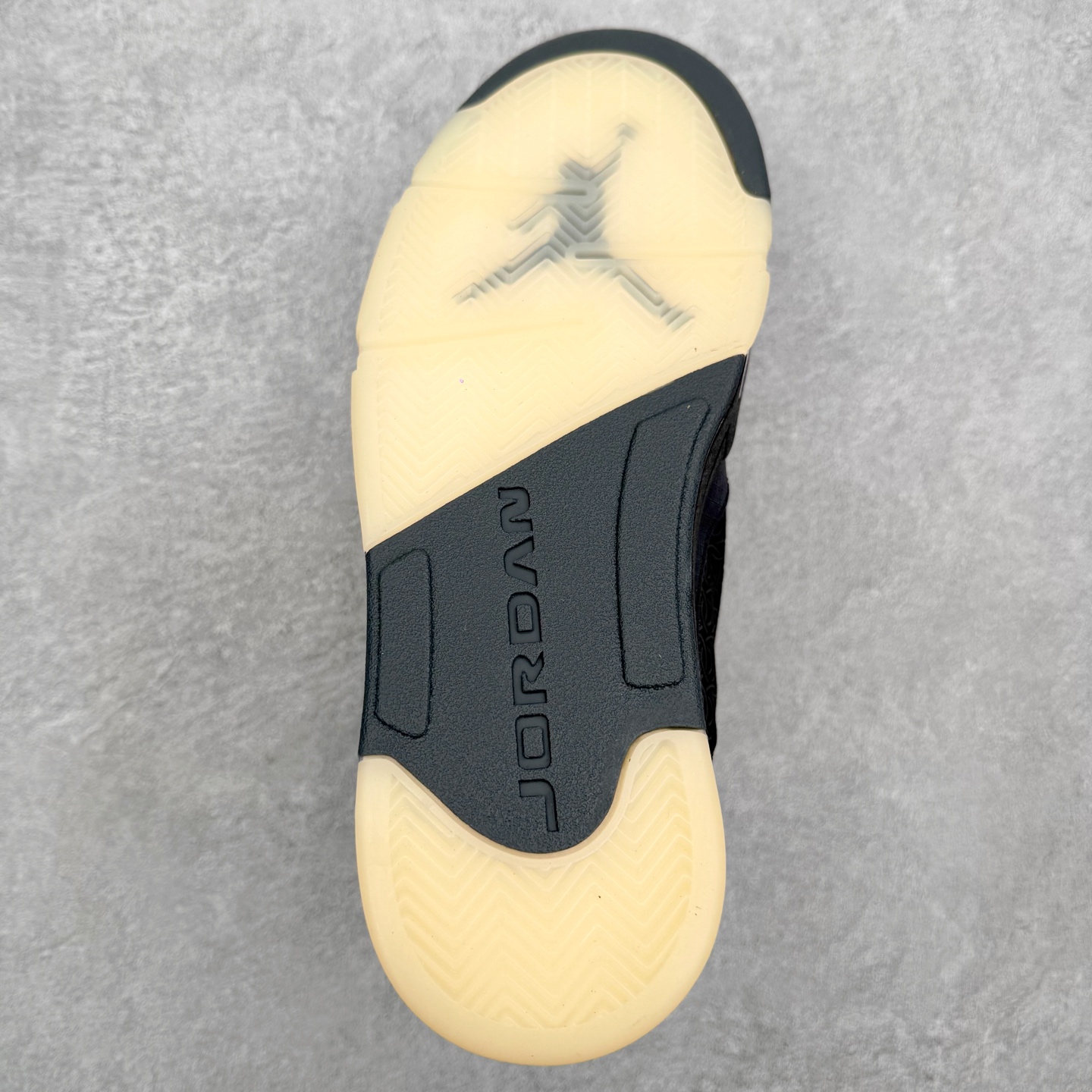 ＃外贸版 PSG x Air Jordan AJ5 Retro 联名黑粉 HQ3004-001 原纸板楦