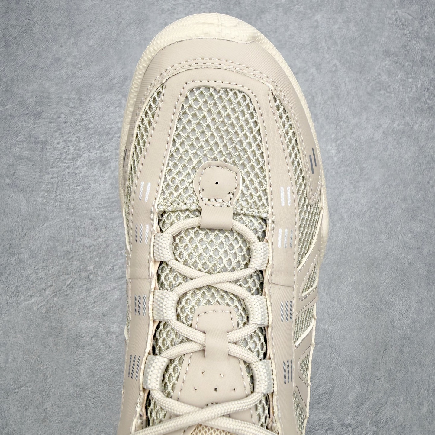 ECCo爱步 Biom C Trail 时尚简约牛皮减震耐磨低帮休闲跑步鞋 ECCO以三大核心特征为依托
