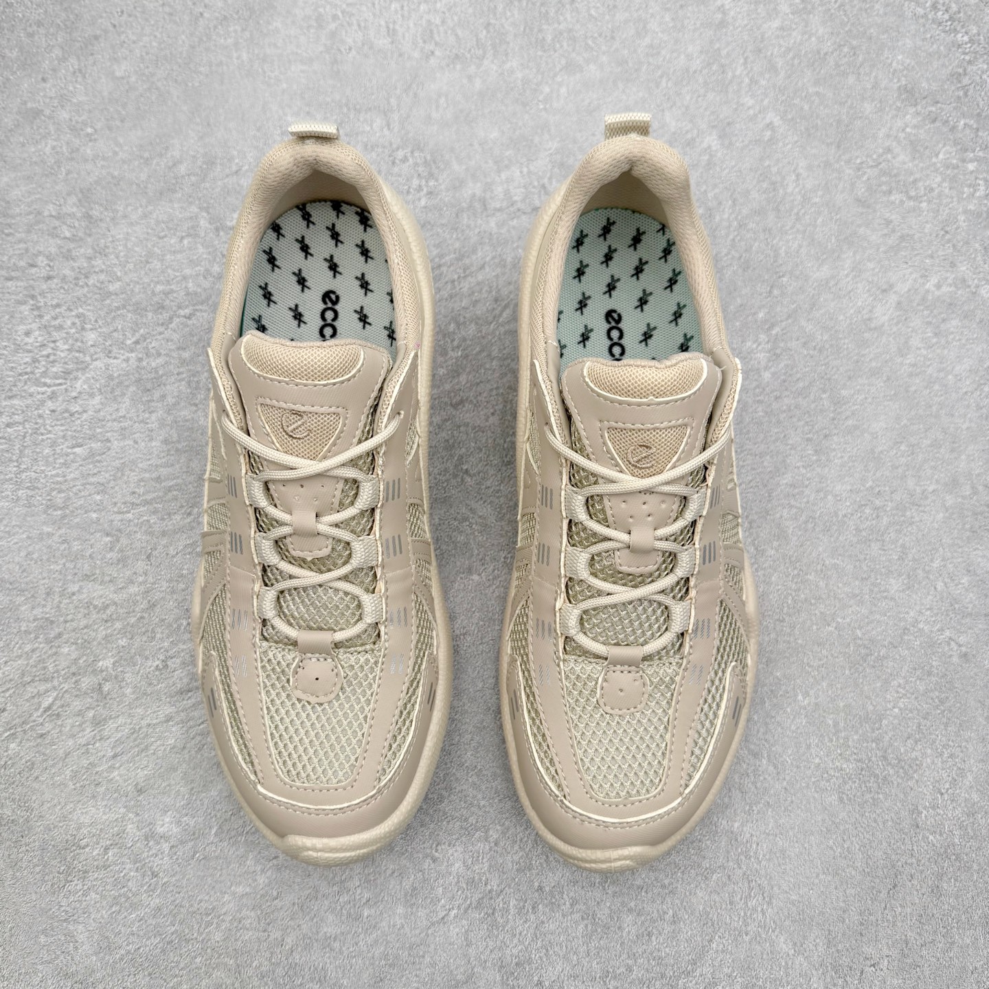 ECCo爱步 Biom C Trail 时尚简约牛皮减震耐磨低帮休闲跑步鞋 ECCO以三大核心特征为依托
