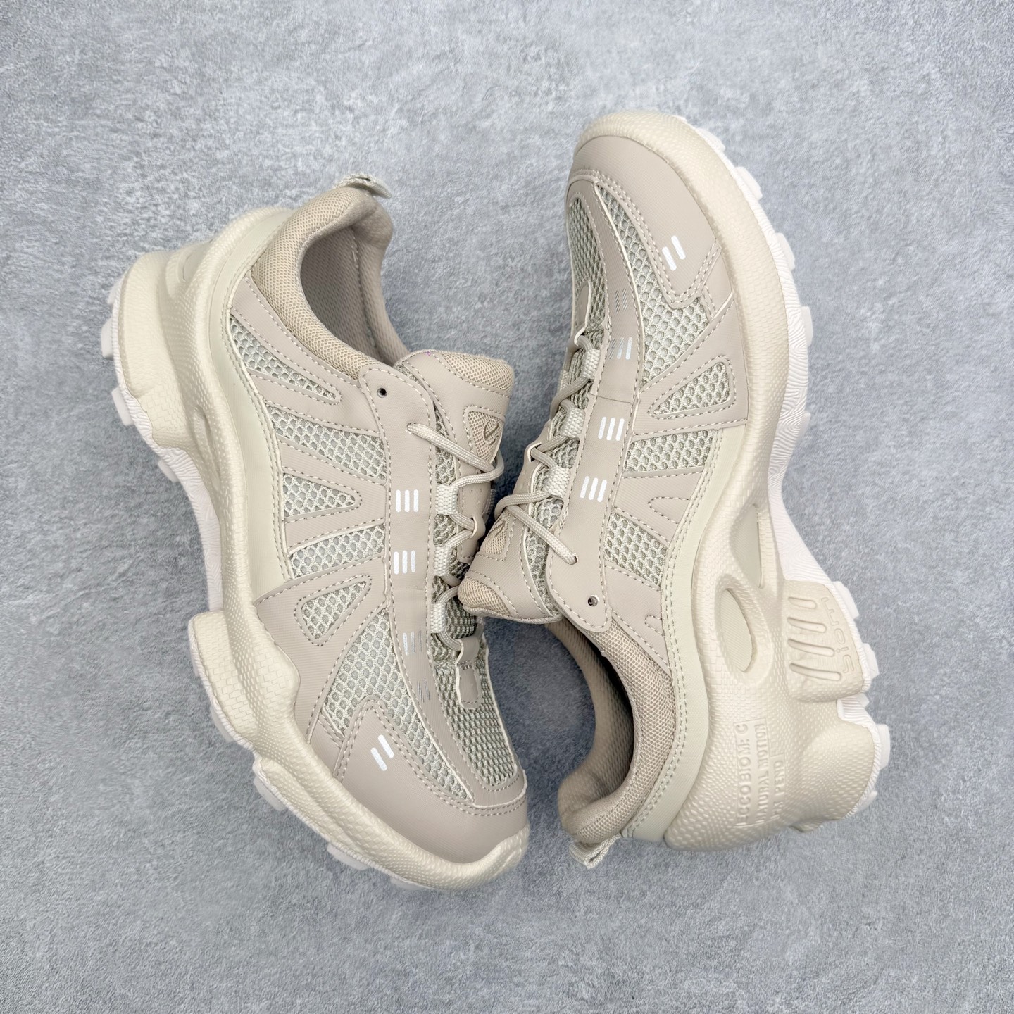 ECCo爱步 Biom C Trail 时尚简约牛皮减震耐磨低帮休闲跑步鞋 ECCO以三大核心特征为依托