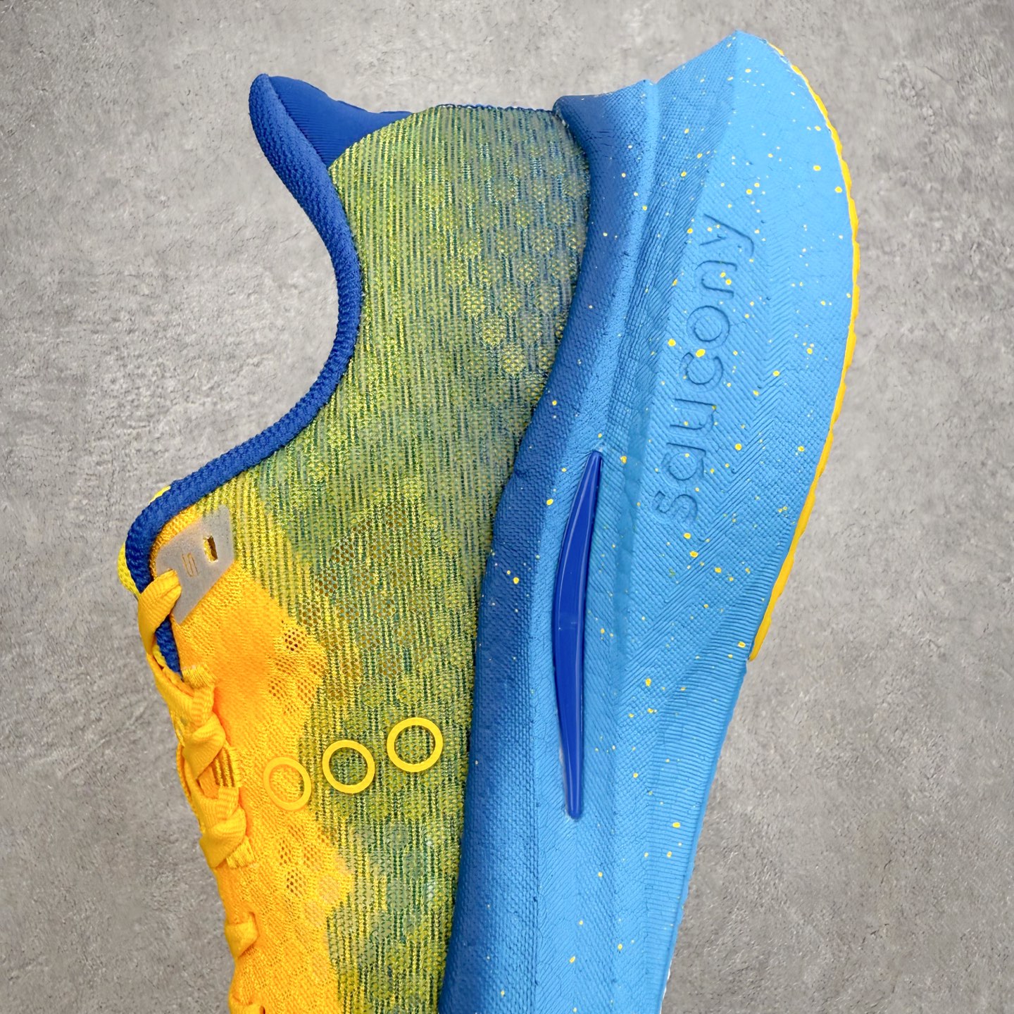 Saucony ENDORPHIN SPEED 啡速 5 舒适百搭耐磨 低帮 休闲跑步鞋 男女同款 Sa