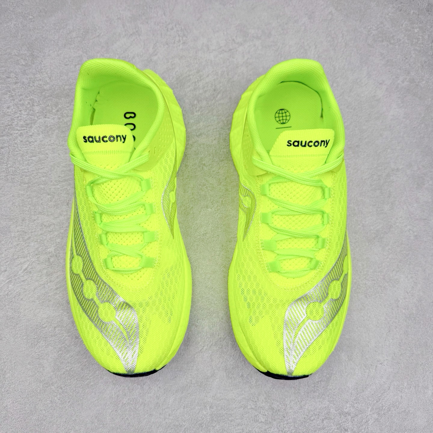 Saucony Endorphin Pro啡鹏 4 碳板竞速训练 低帮跑步鞋 Saucony（索康尼）是