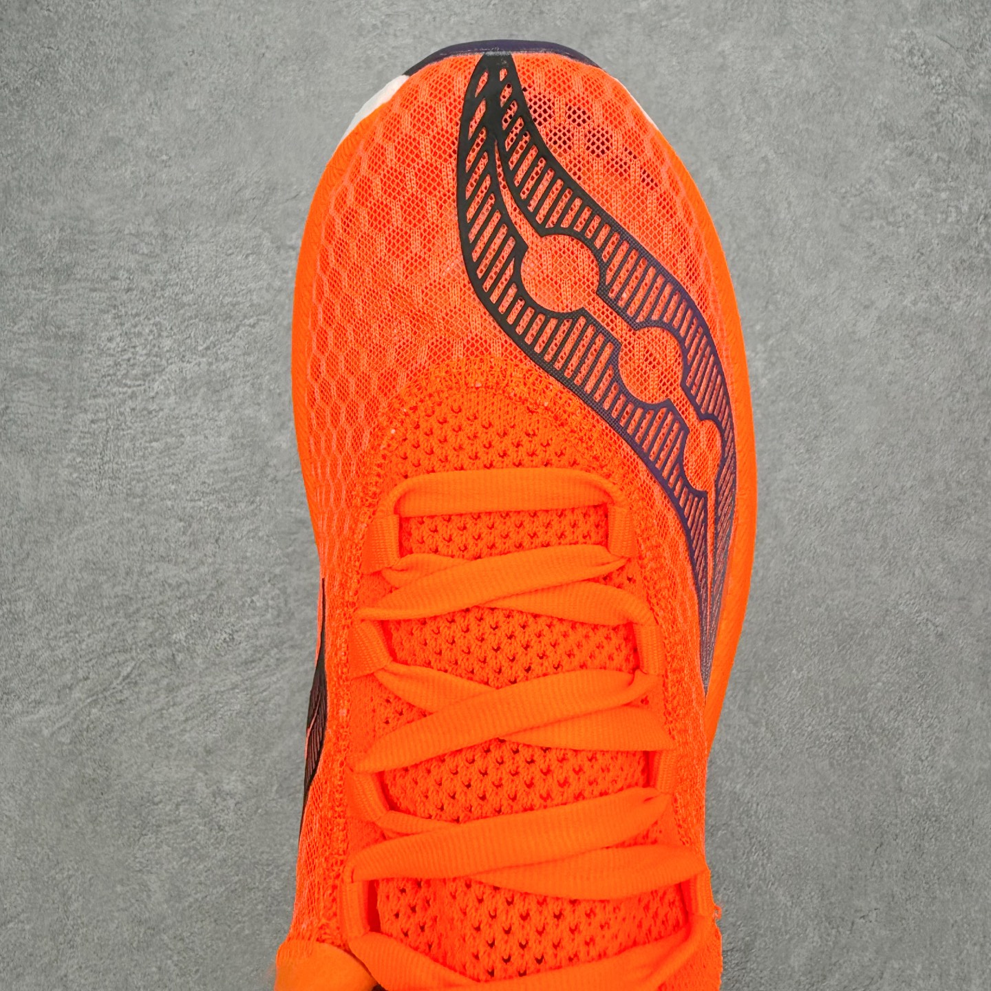 Saucony Endorphin Pro啡鹏 4 碳板竞速训练 低帮跑步鞋 Saucony（索康尼）是