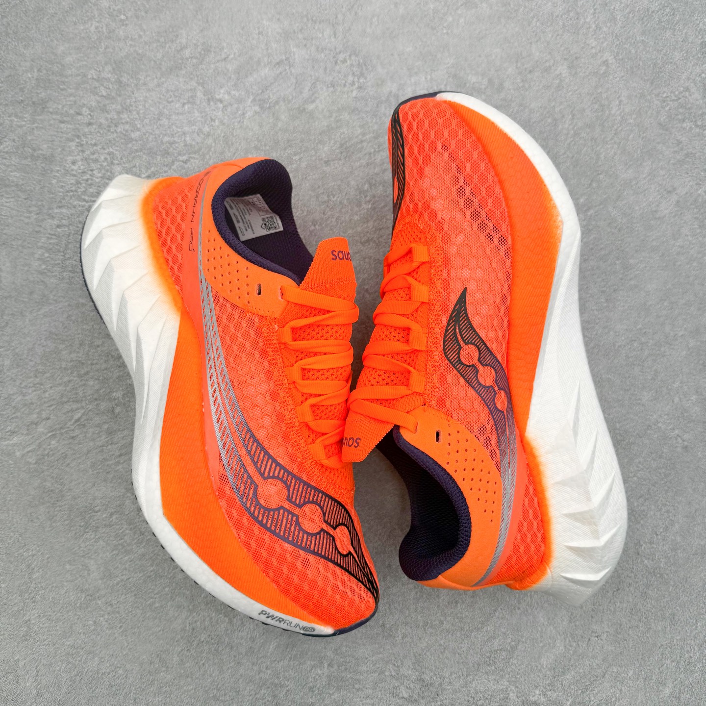 Saucony Endorphin Pro啡鹏 4 碳板竞速训练 低帮跑步鞋 Saucony（索康尼）是