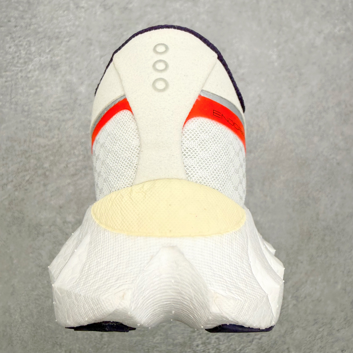 Saucony Endorphin Pro啡鹏 4 碳板竞速训练 低帮跑步鞋 Saucony（索康尼）是