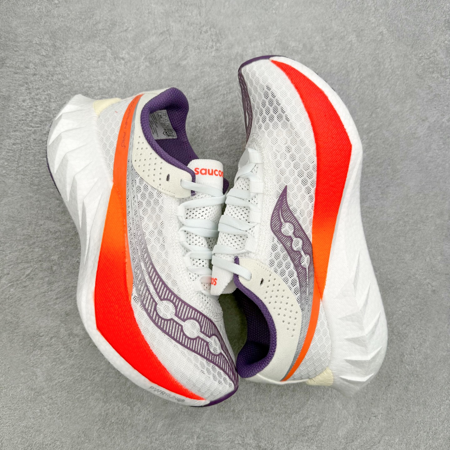 Saucony Endorphin Pro啡鹏 4 碳板竞速训练 低帮跑步鞋 Saucony（索康尼）是