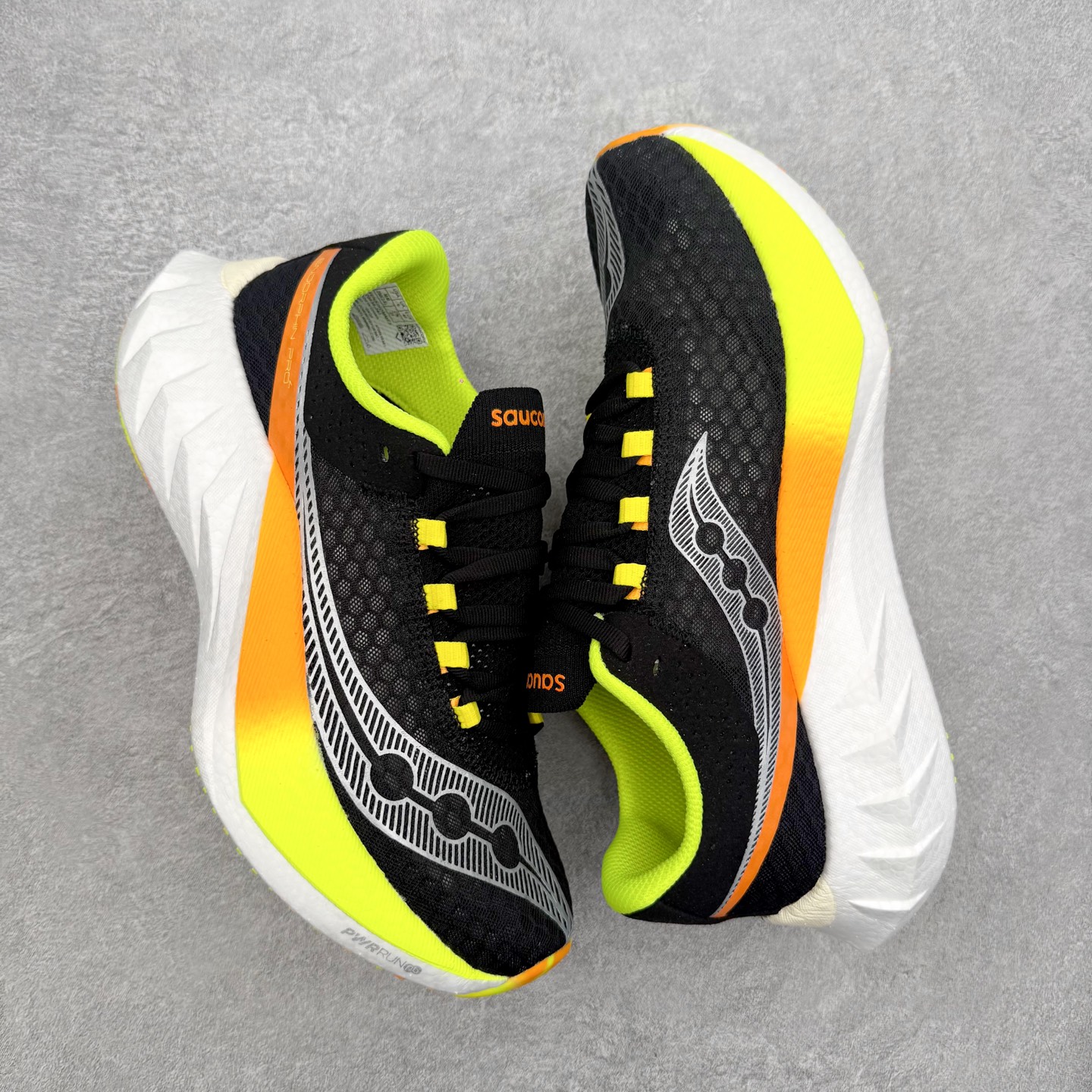 Saucony Endorphin Pro啡鹏 4 碳板竞速训练 低帮跑步鞋 Saucony（索康尼）是