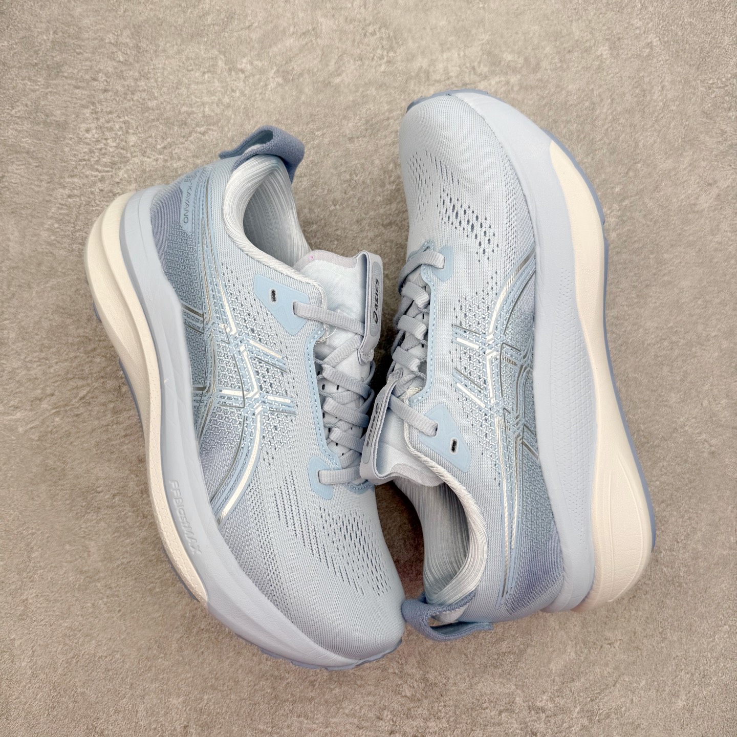 ASICS GEL-KAYANO 33 舒适贴合透气支撑回弹跑步鞋 ASICS（亚瑟士）是日本实业家鬼冢