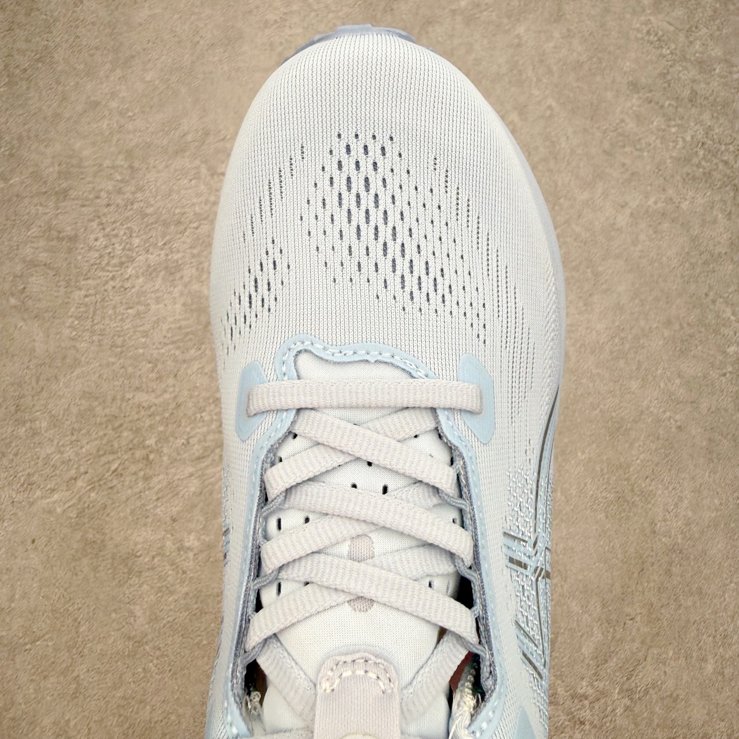 ASICS GEL-KAYANO 33 舒适贴合透气支撑回弹跑步鞋 ASICS（亚瑟士）是日本实业家鬼冢