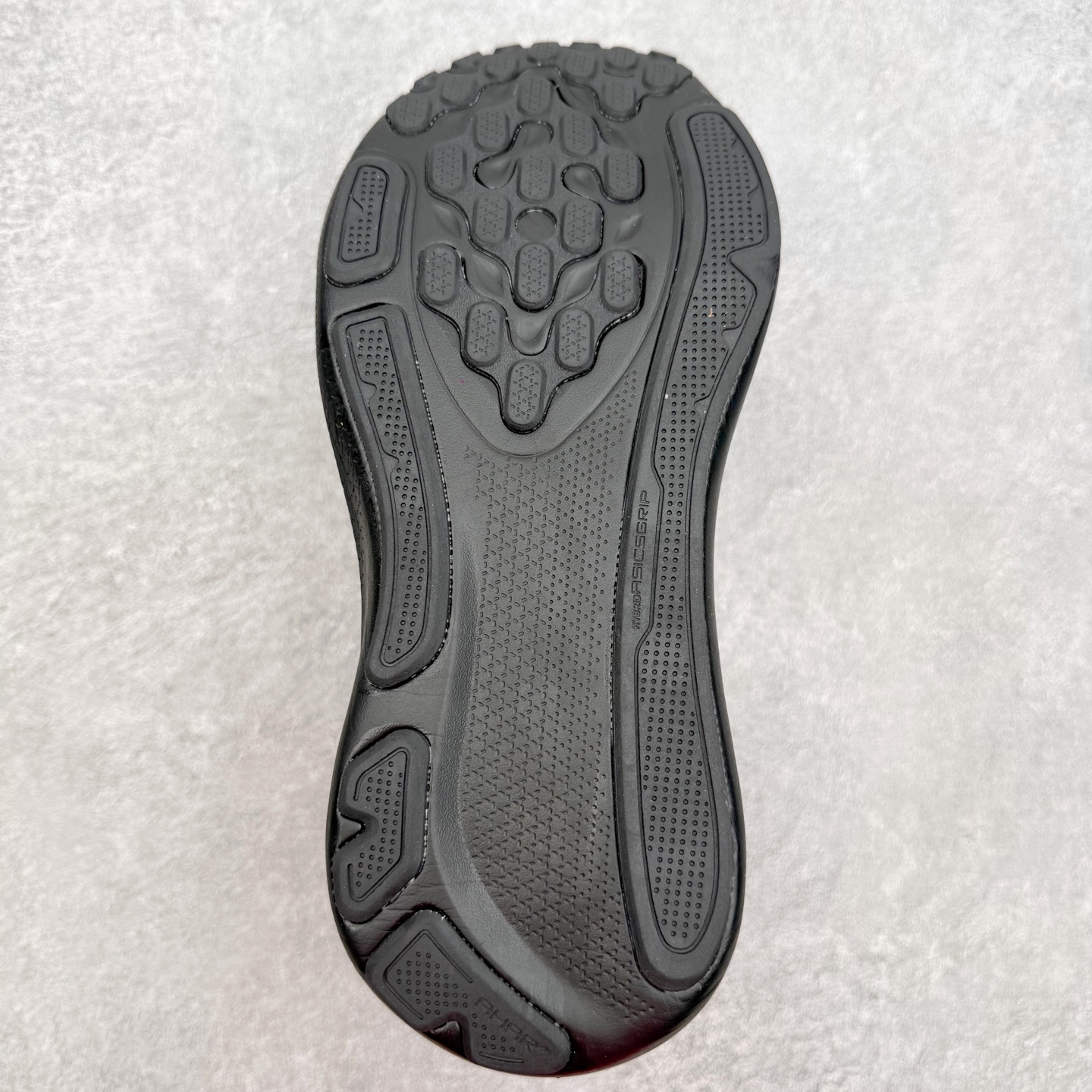ASICS GEL-KAYANO 33 舒适贴合透气支撑回弹跑步鞋 ASICS（亚瑟士）是日本实业家鬼冢