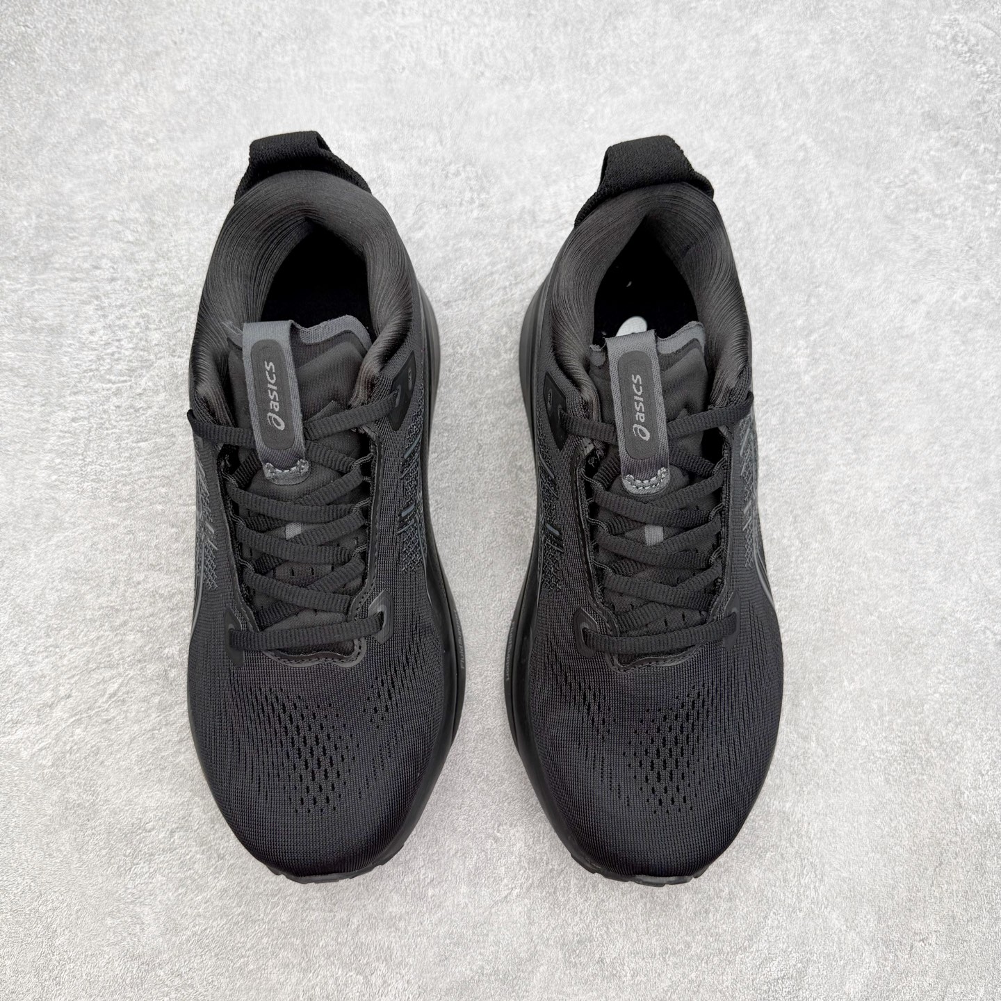 ASICS GEL-KAYANO 33 舒适贴合透气支撑回弹跑步鞋 ASICS（亚瑟士）是日本实业家鬼冢
