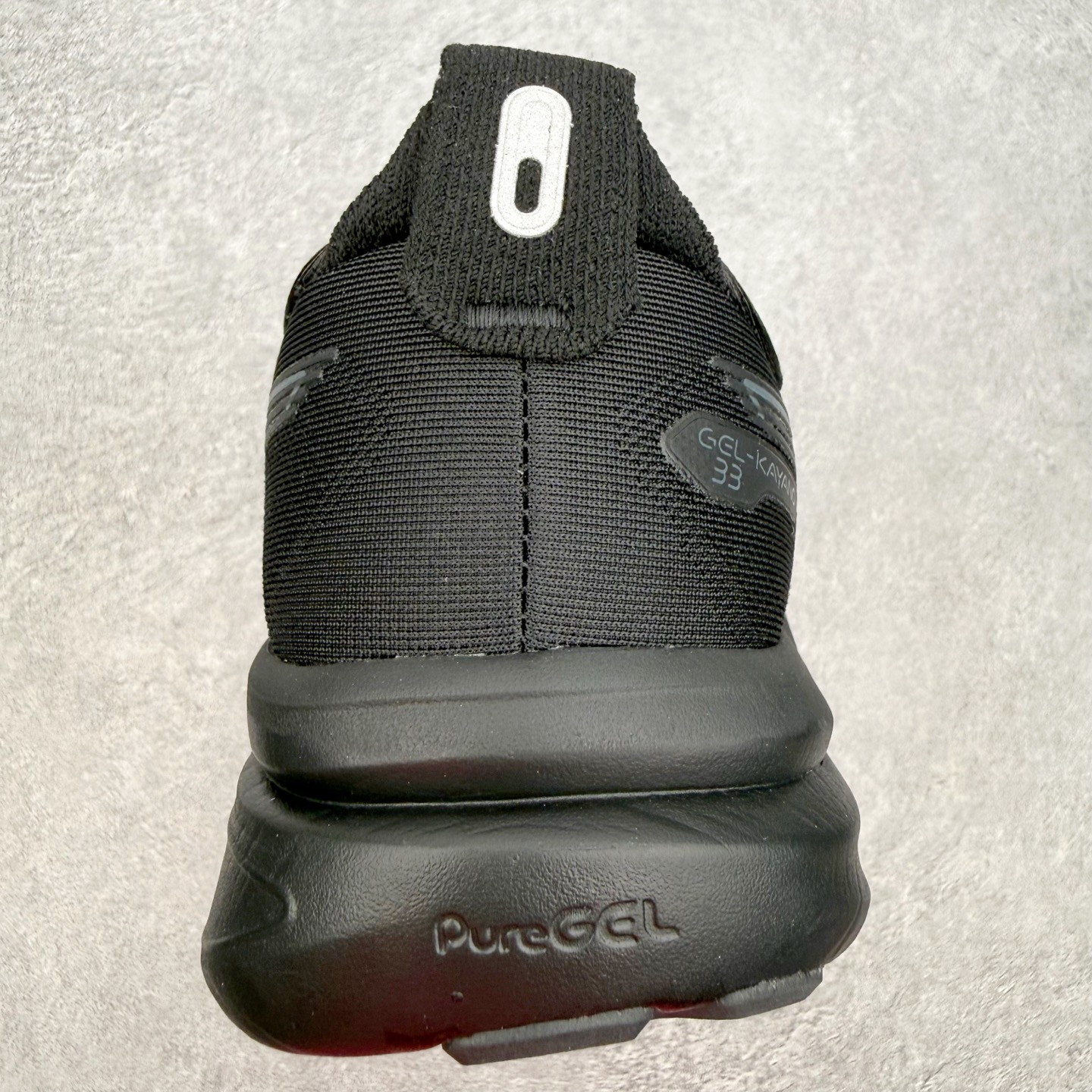 ASICS GEL-KAYANO 33 舒适贴合透气支撑回弹跑步鞋 ASICS（亚瑟士）是日本实业家鬼冢