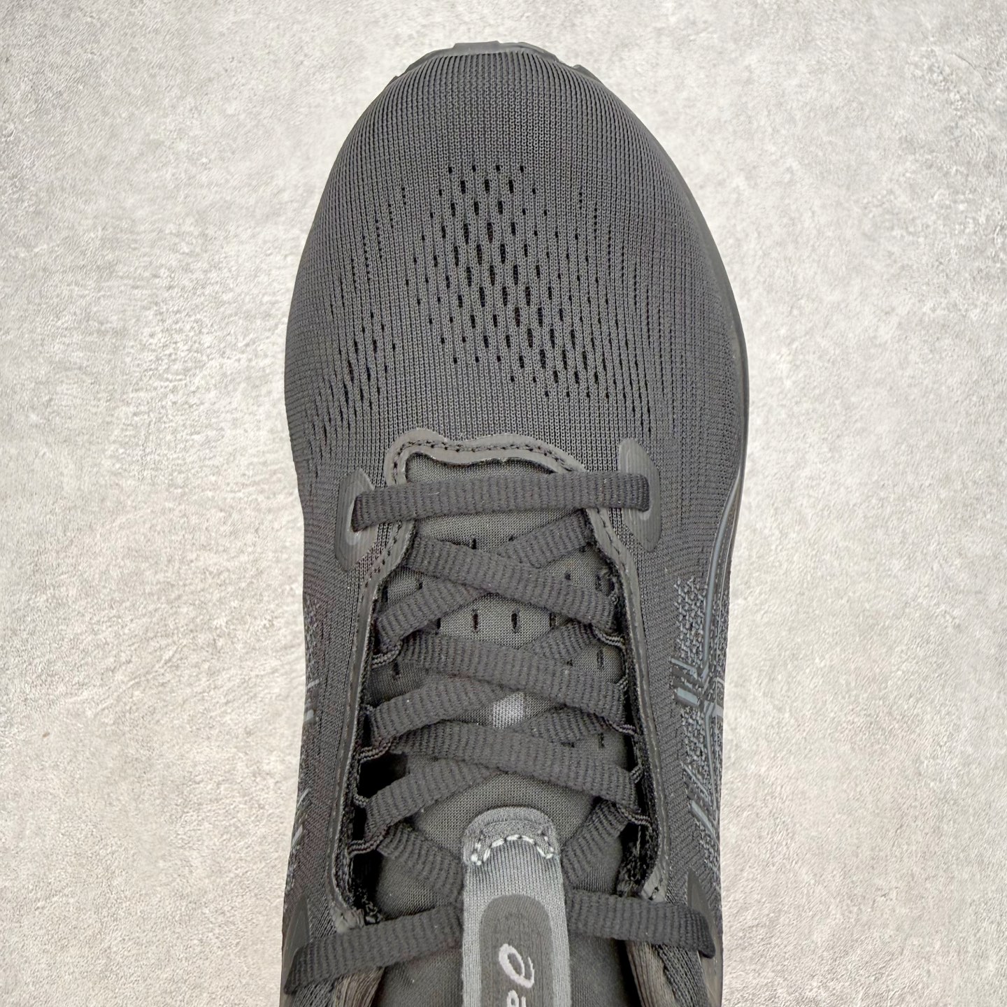 ASICS GEL-KAYANO 33 舒适贴合透气支撑回弹跑步鞋 ASICS（亚瑟士）是日本实业家鬼冢