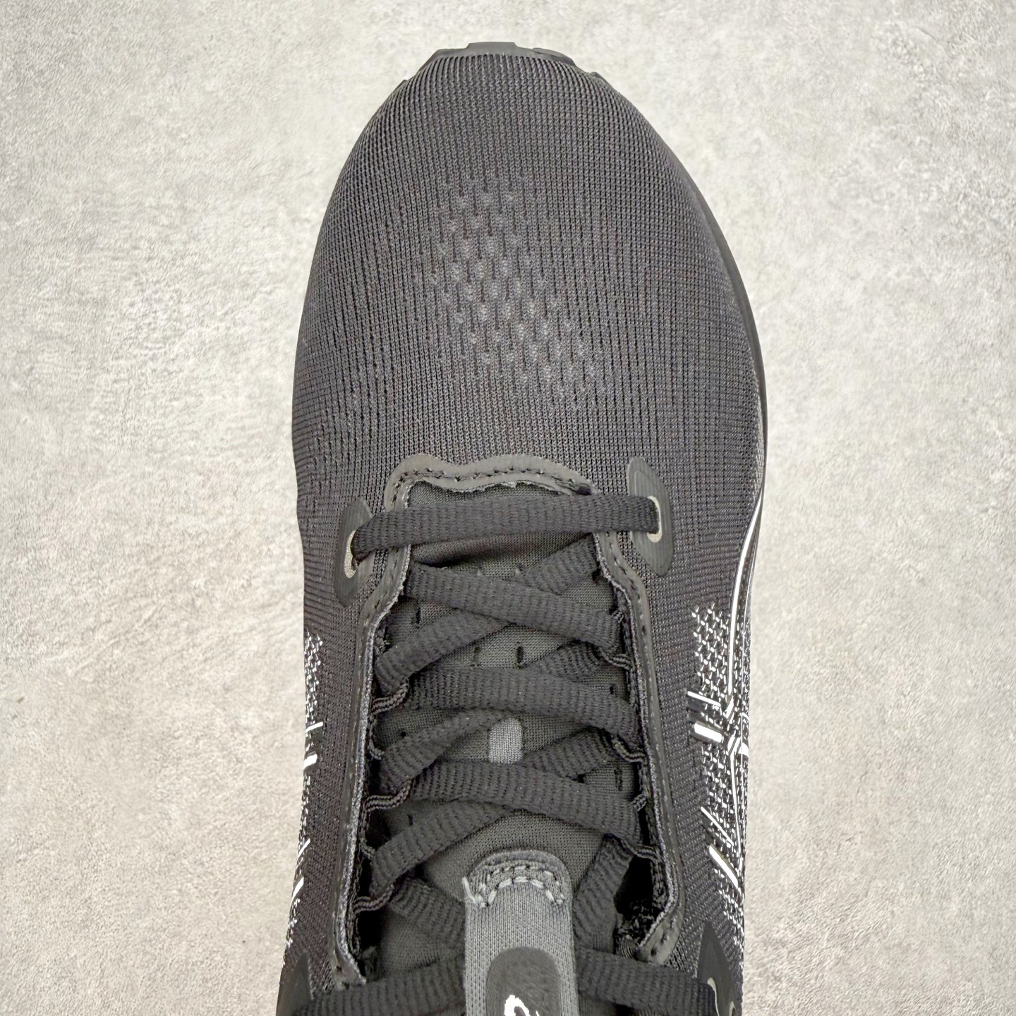ASICS GEL-KAYANO 33 舒适贴合透气支撑回弹跑步鞋 ASICS（亚瑟士）是日本实业家鬼冢