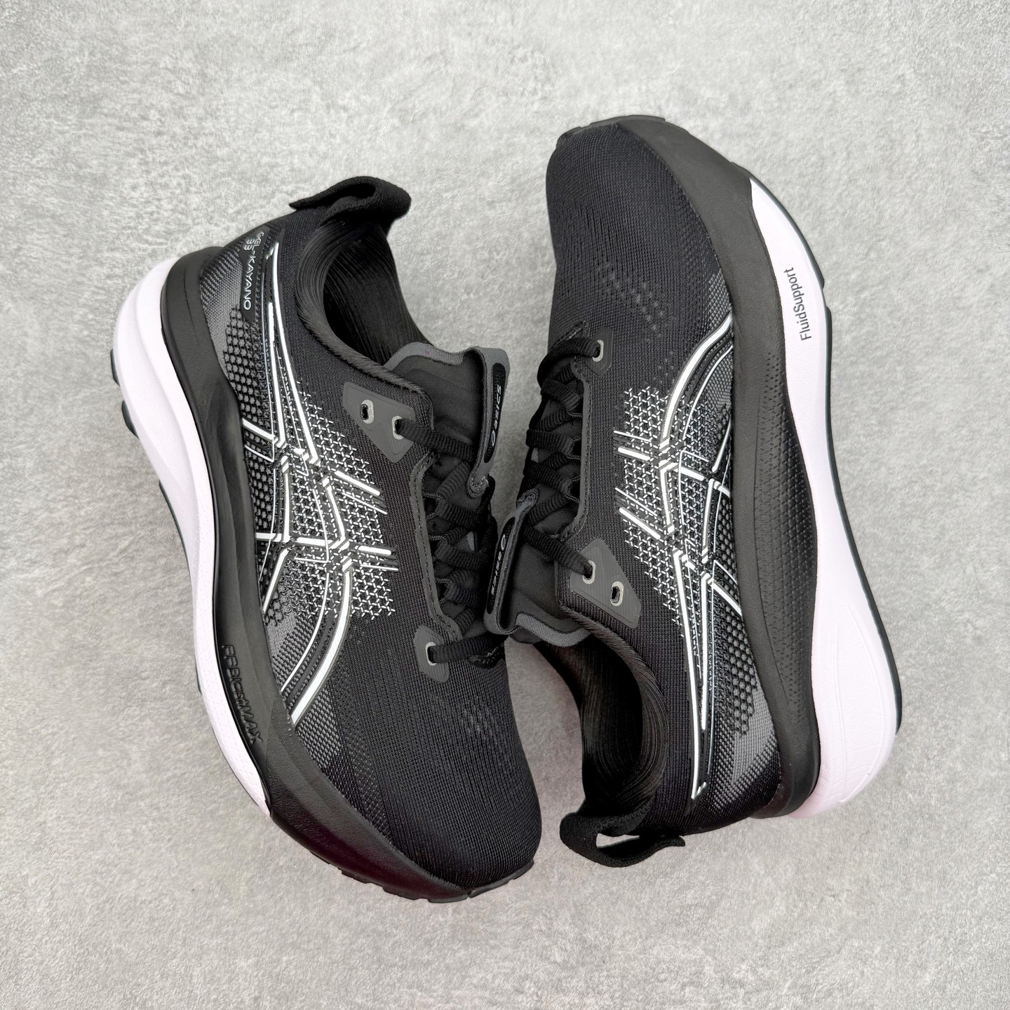 ASICS GEL-KAYANO 33 舒适贴合透气支撑回弹跑步鞋 ASICS（亚瑟士）是日本实业家鬼冢